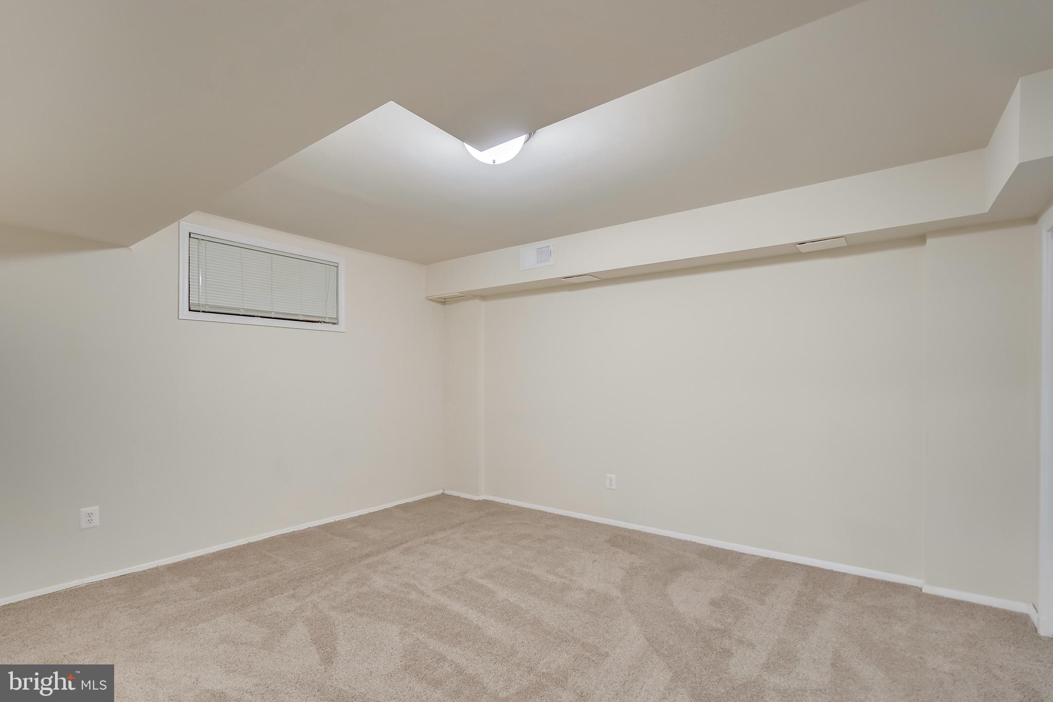 KENWOOD PARK - Residential Lease