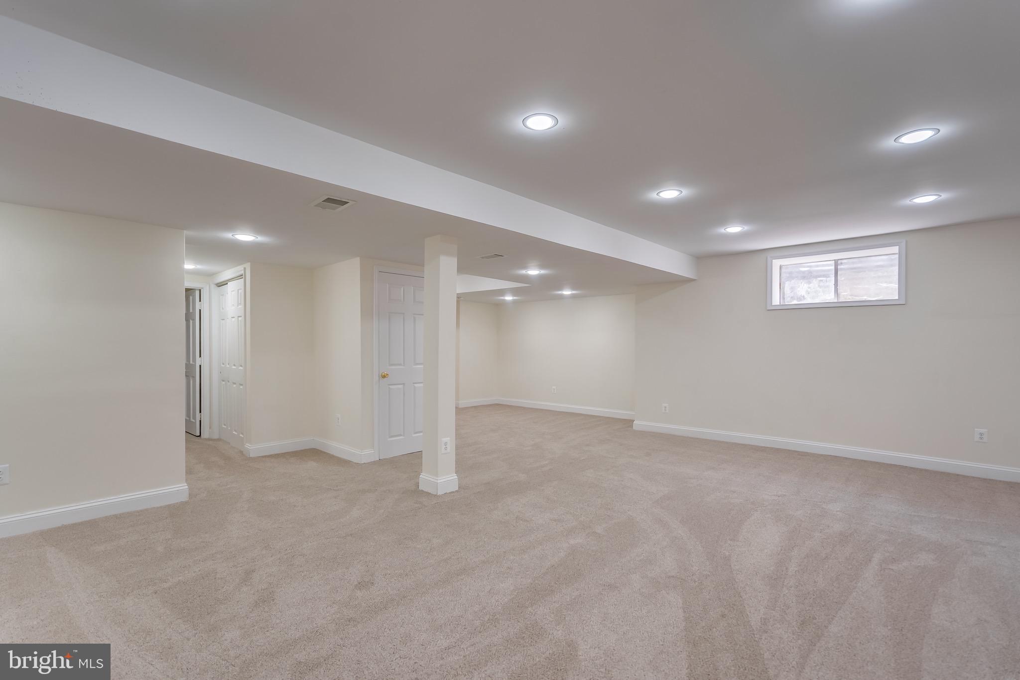 KENWOOD PARK - Residential Lease