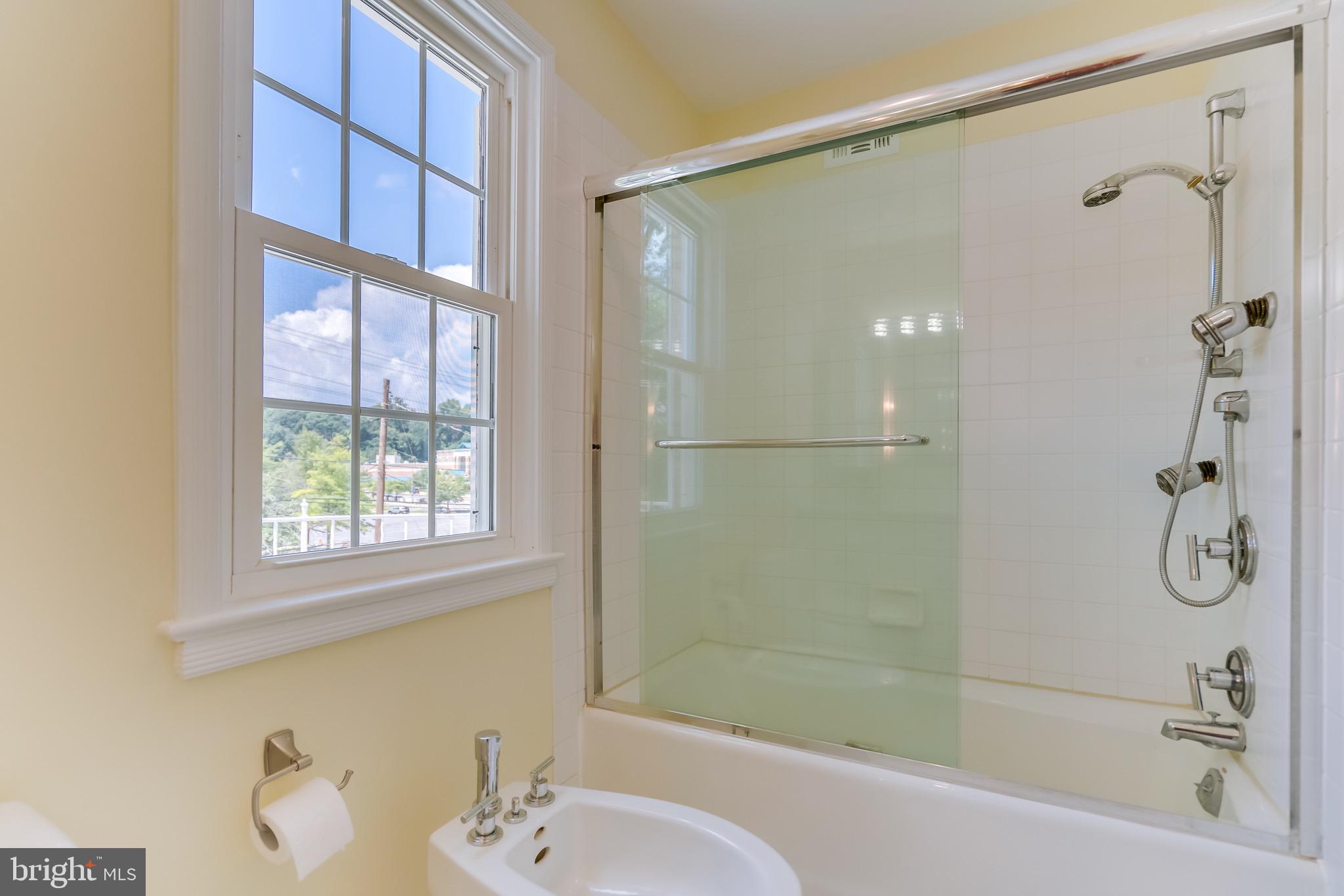 KENWOOD PARK - Residential Lease