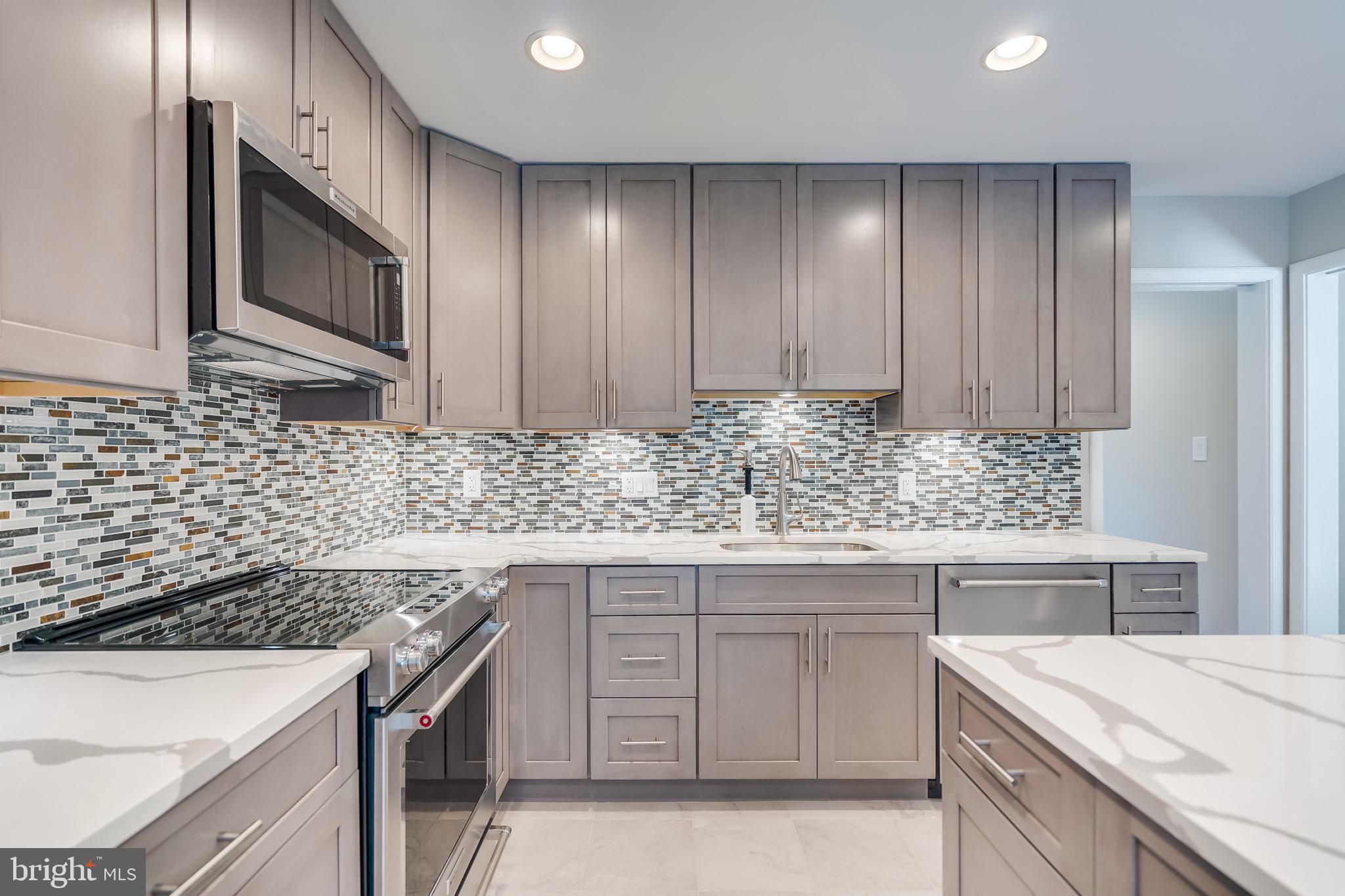 KENWOOD PARK - Residential Lease