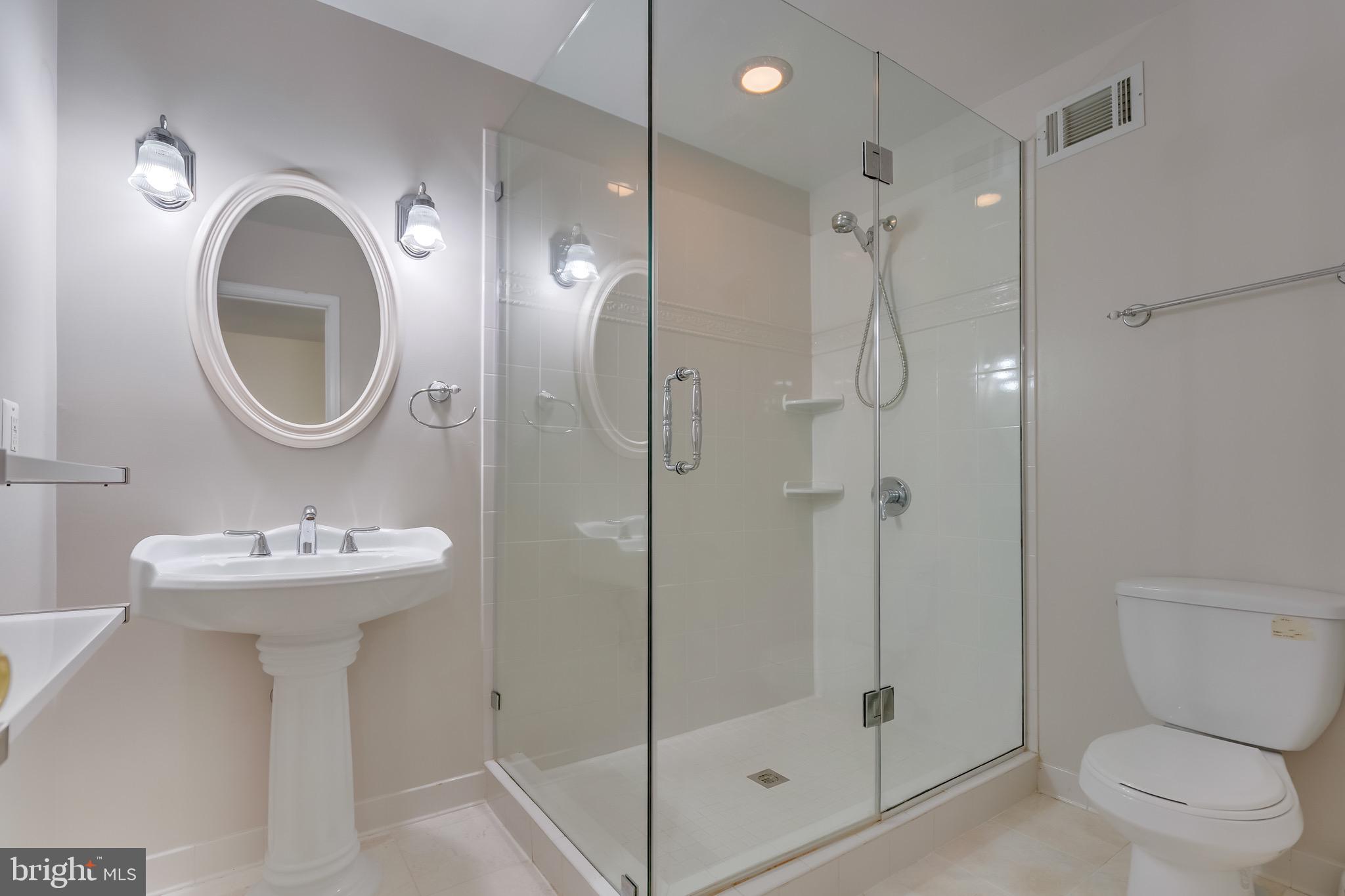 KENWOOD PARK - Residential Lease