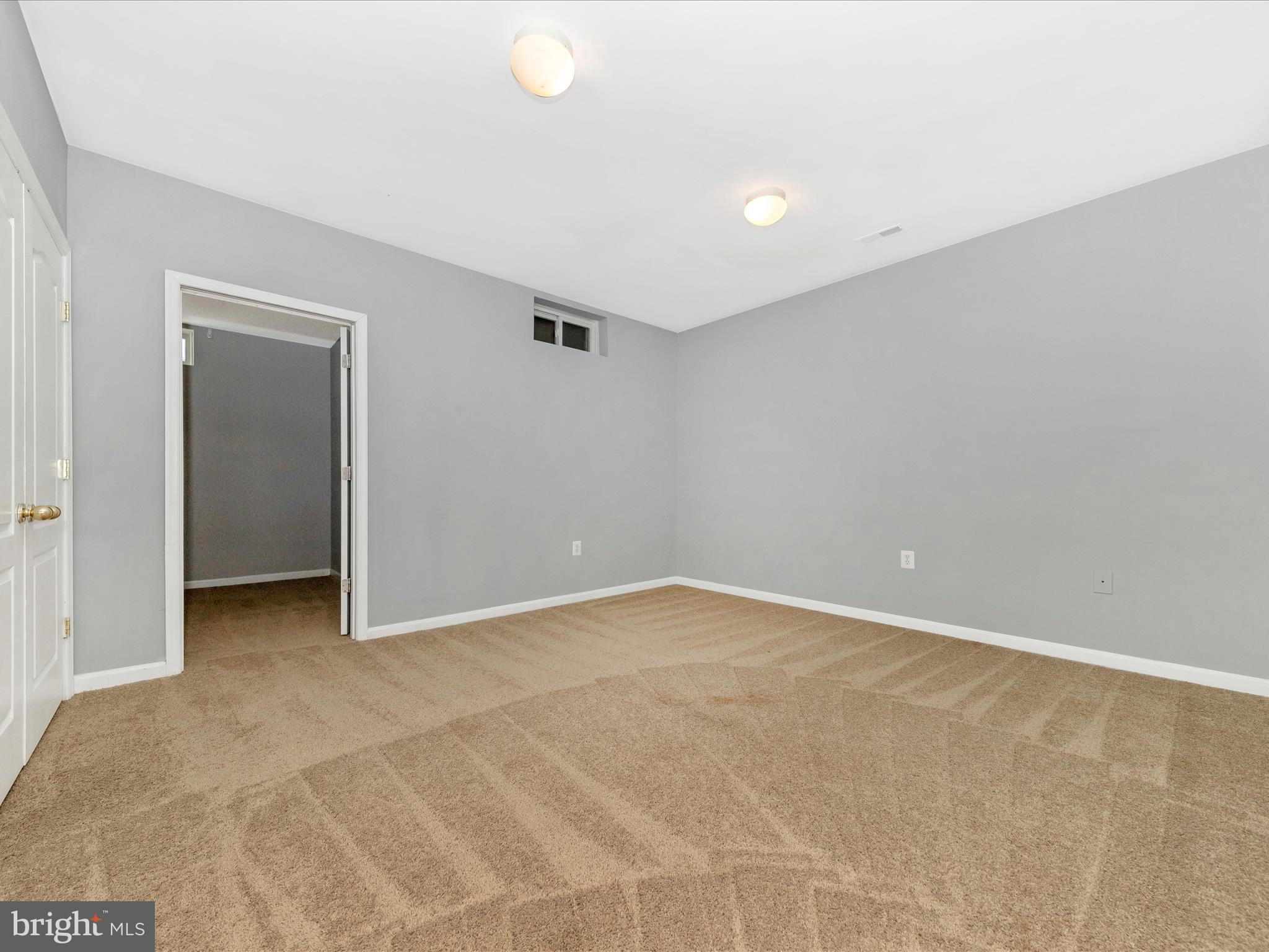 COLONIAL HILLS - Residential