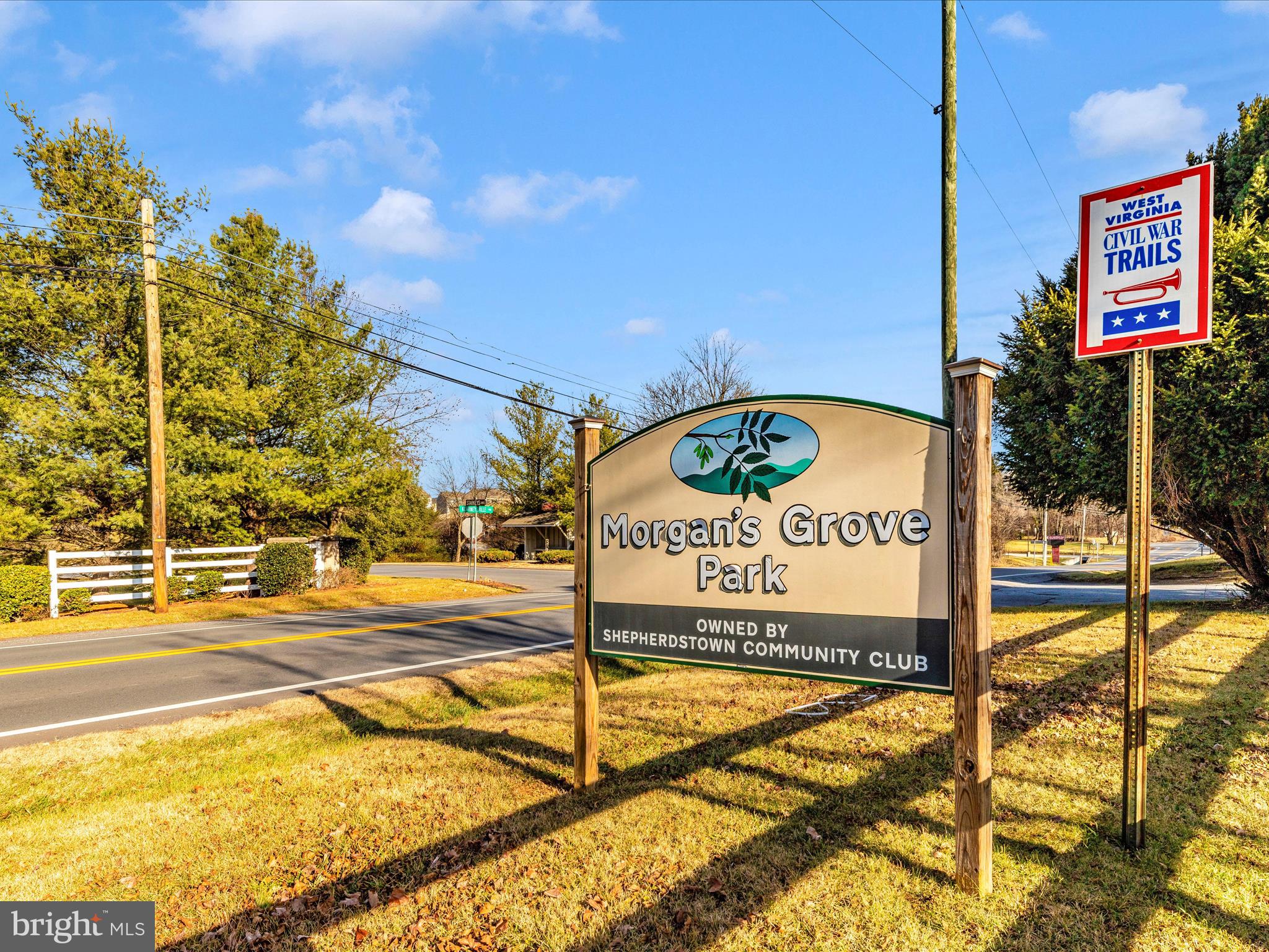 COLONIAL HILLS - Residential