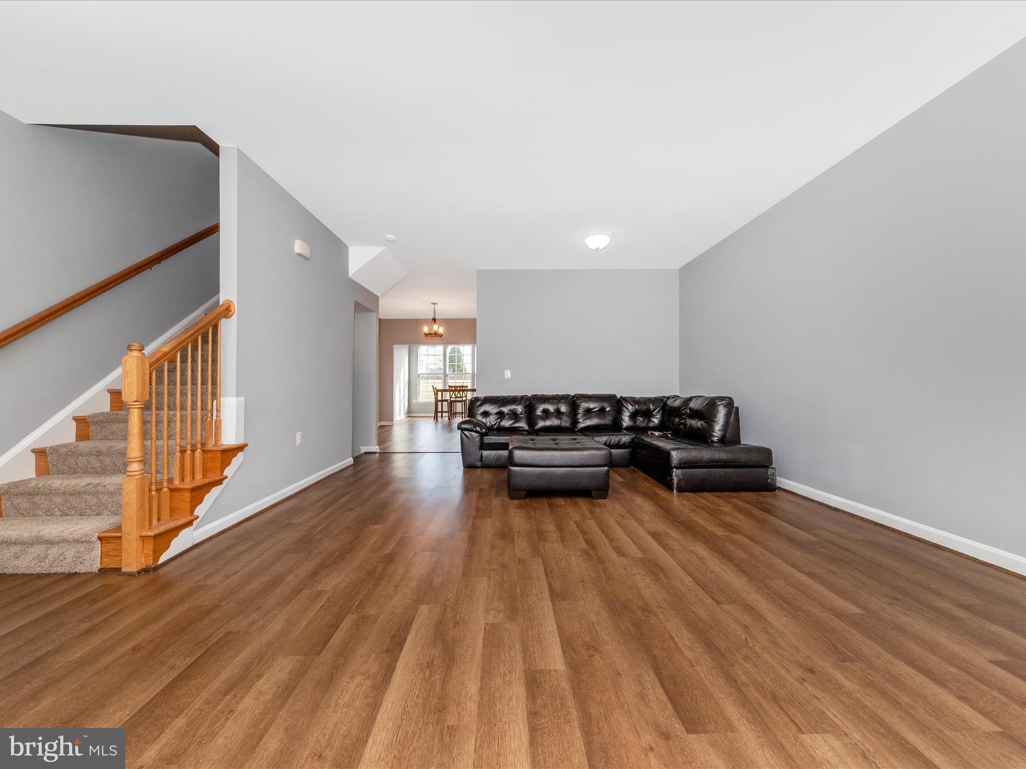 COLONIAL HILLS - Residential