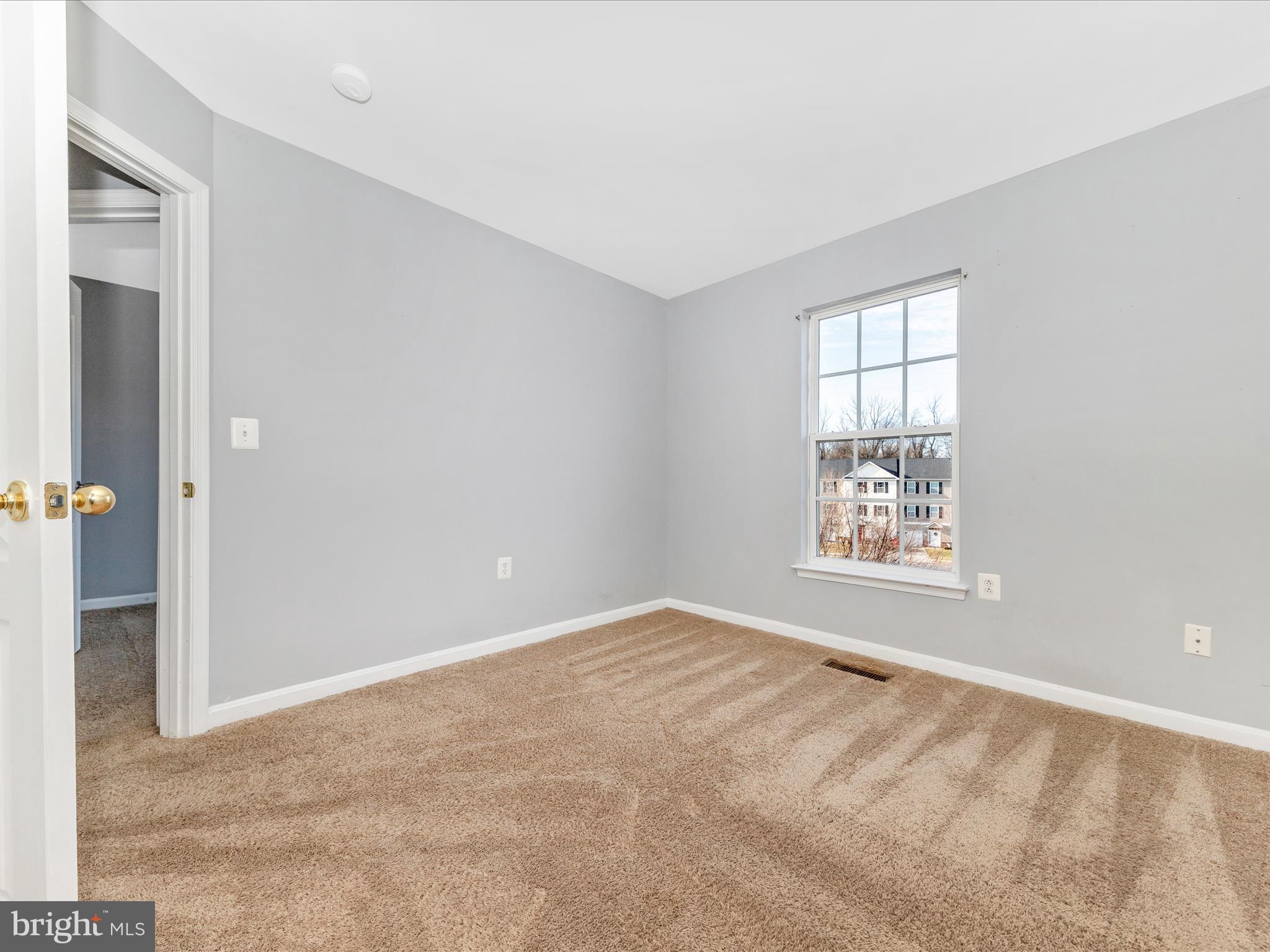 COLONIAL HILLS - Residential