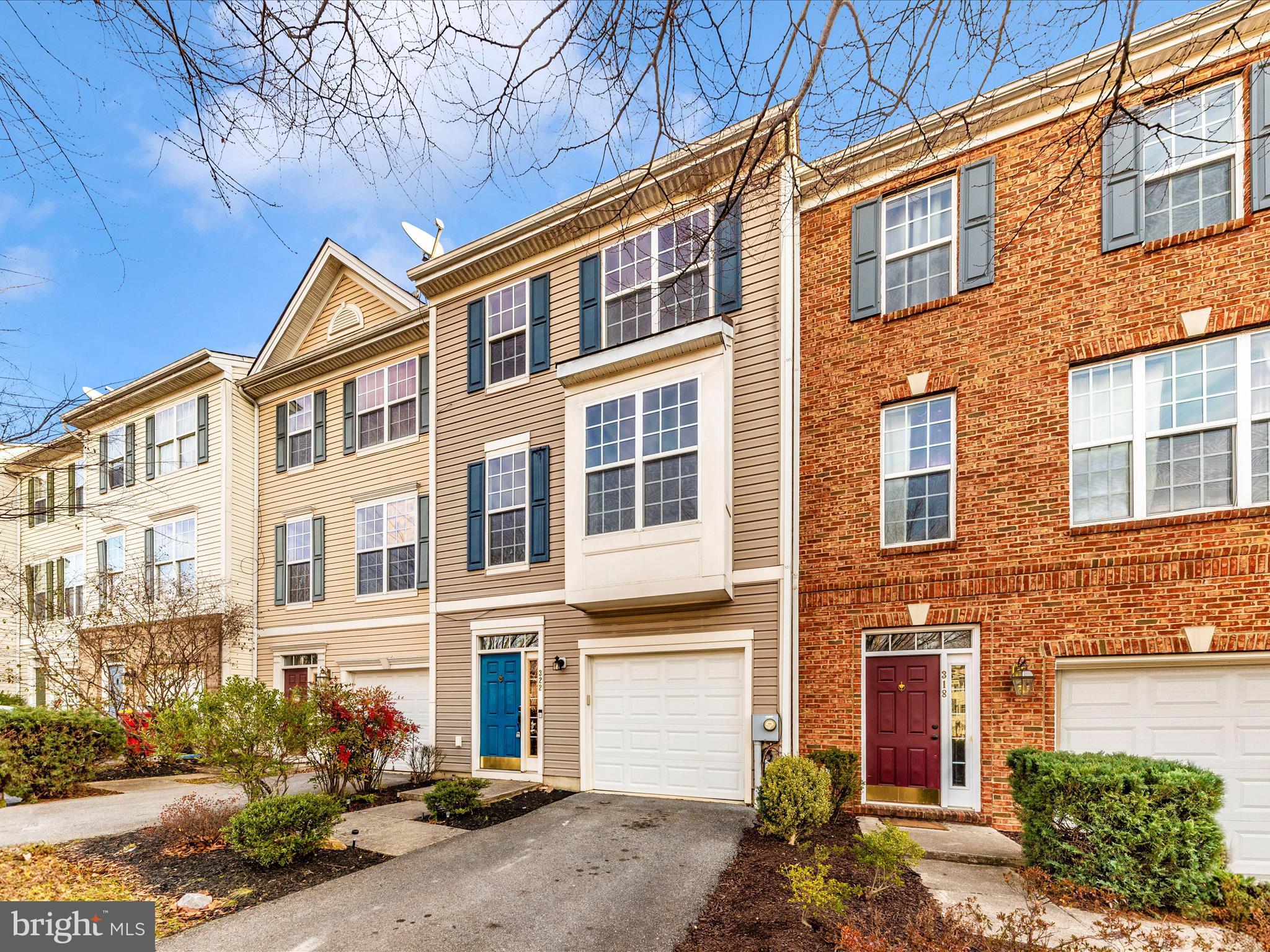 COLONIAL HILLS - Residential