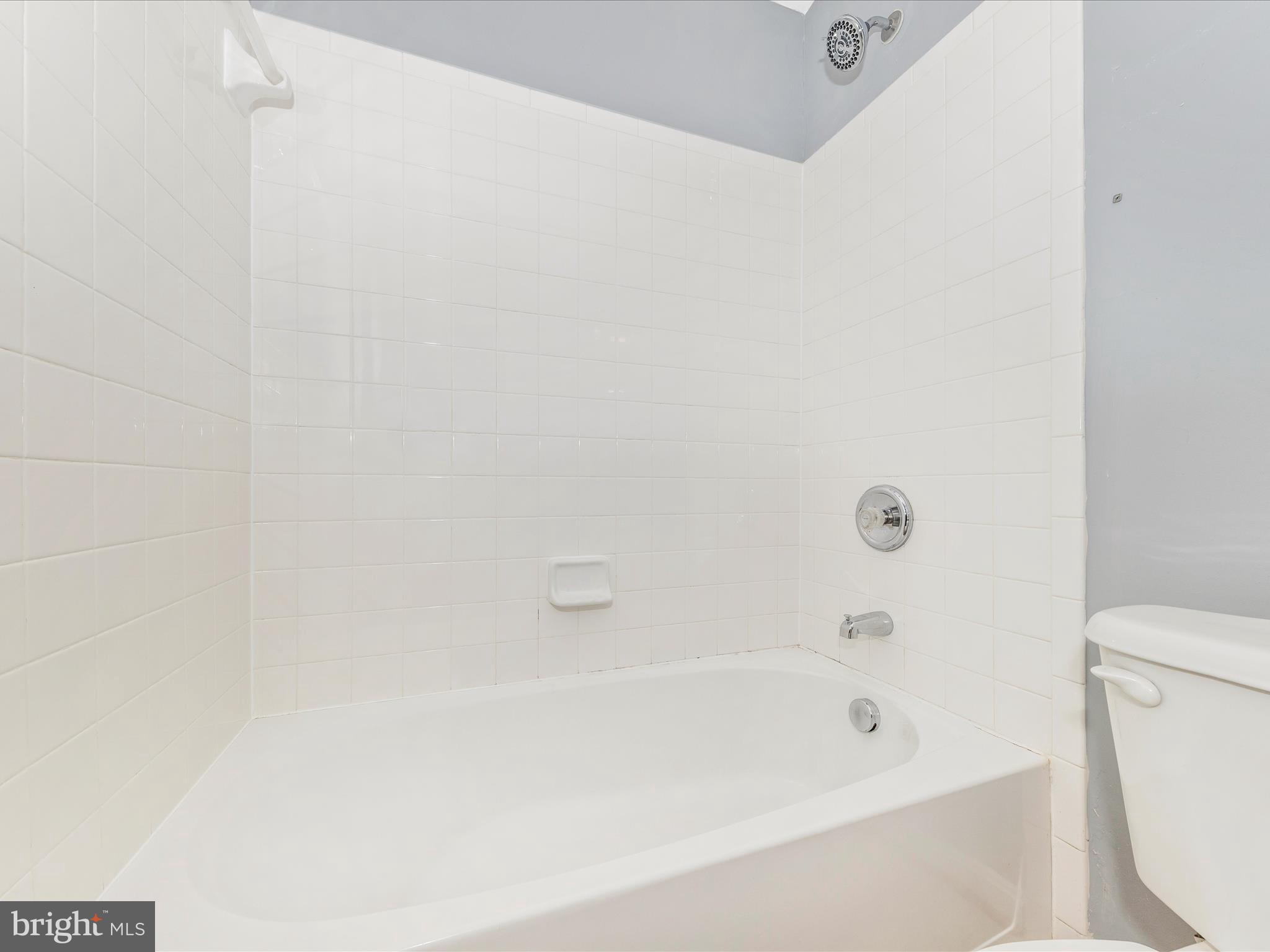 COLONIAL HILLS - Residential