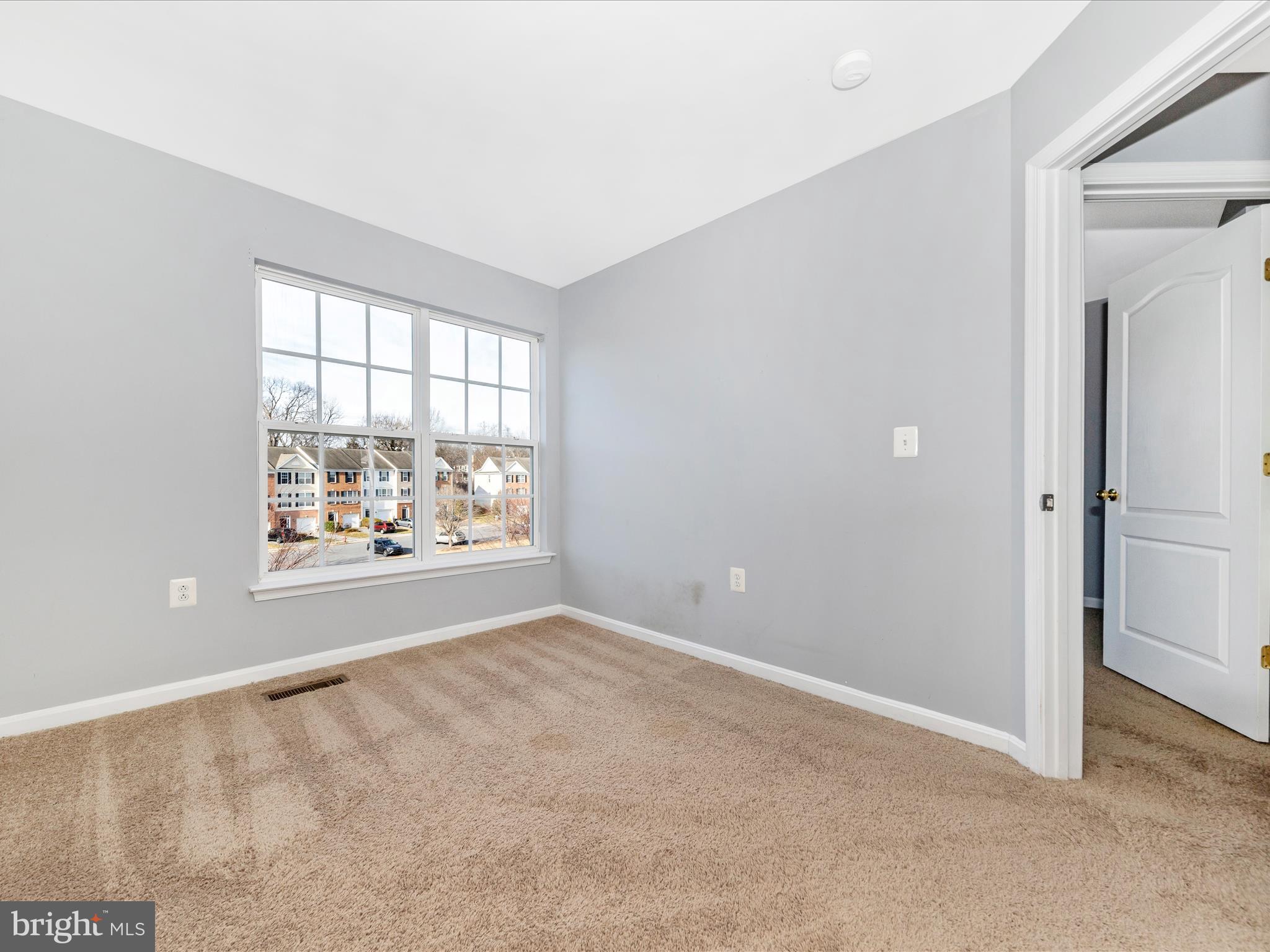 COLONIAL HILLS - Residential