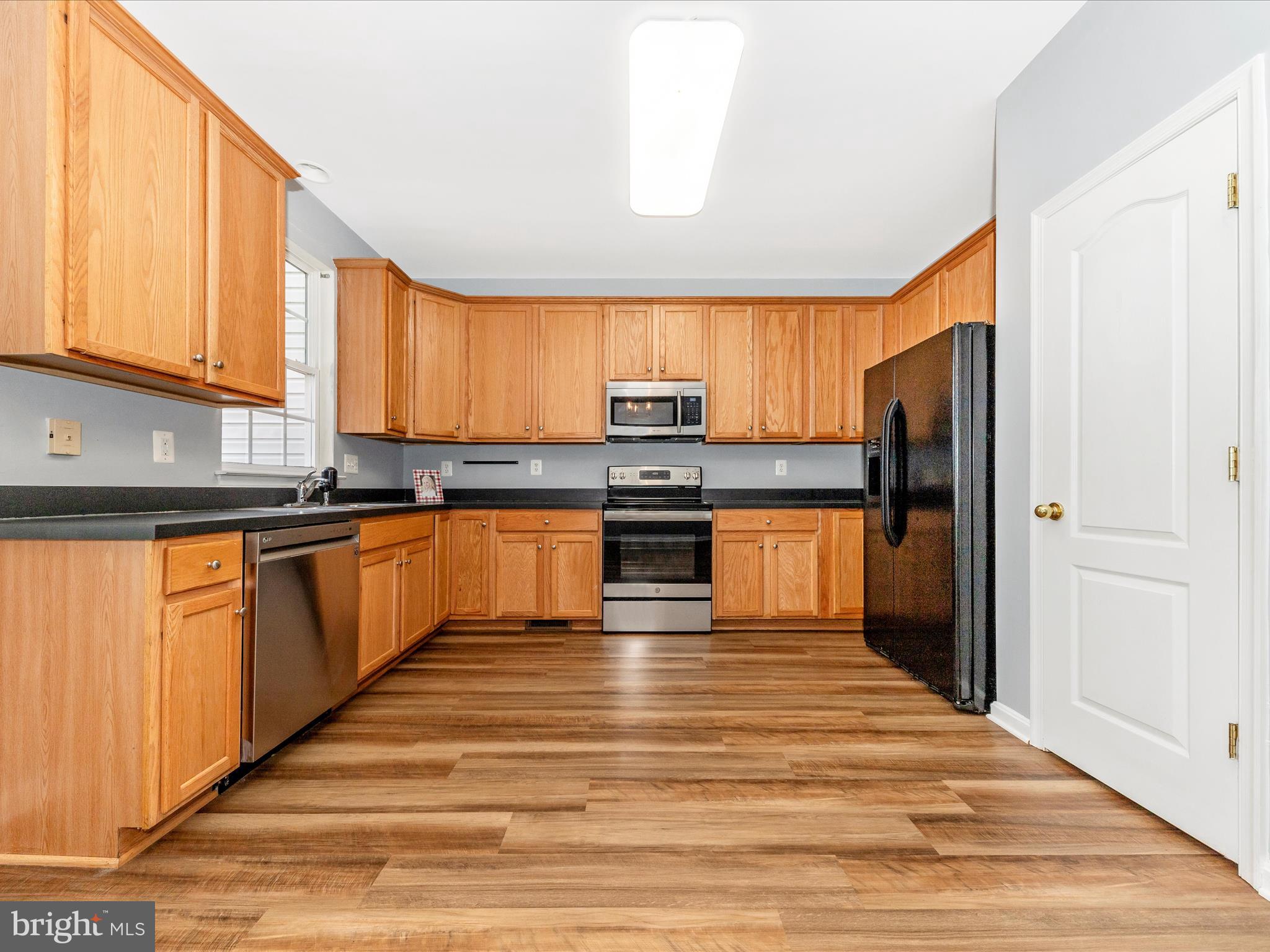 COLONIAL HILLS - Residential