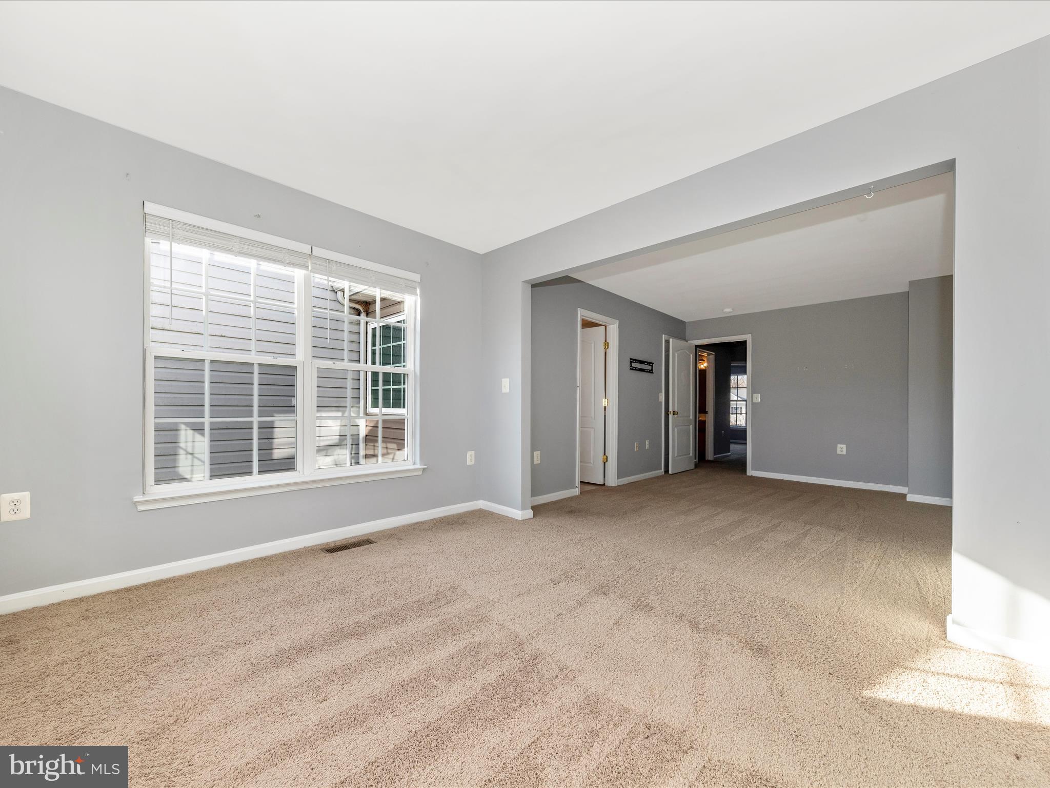 COLONIAL HILLS - Residential