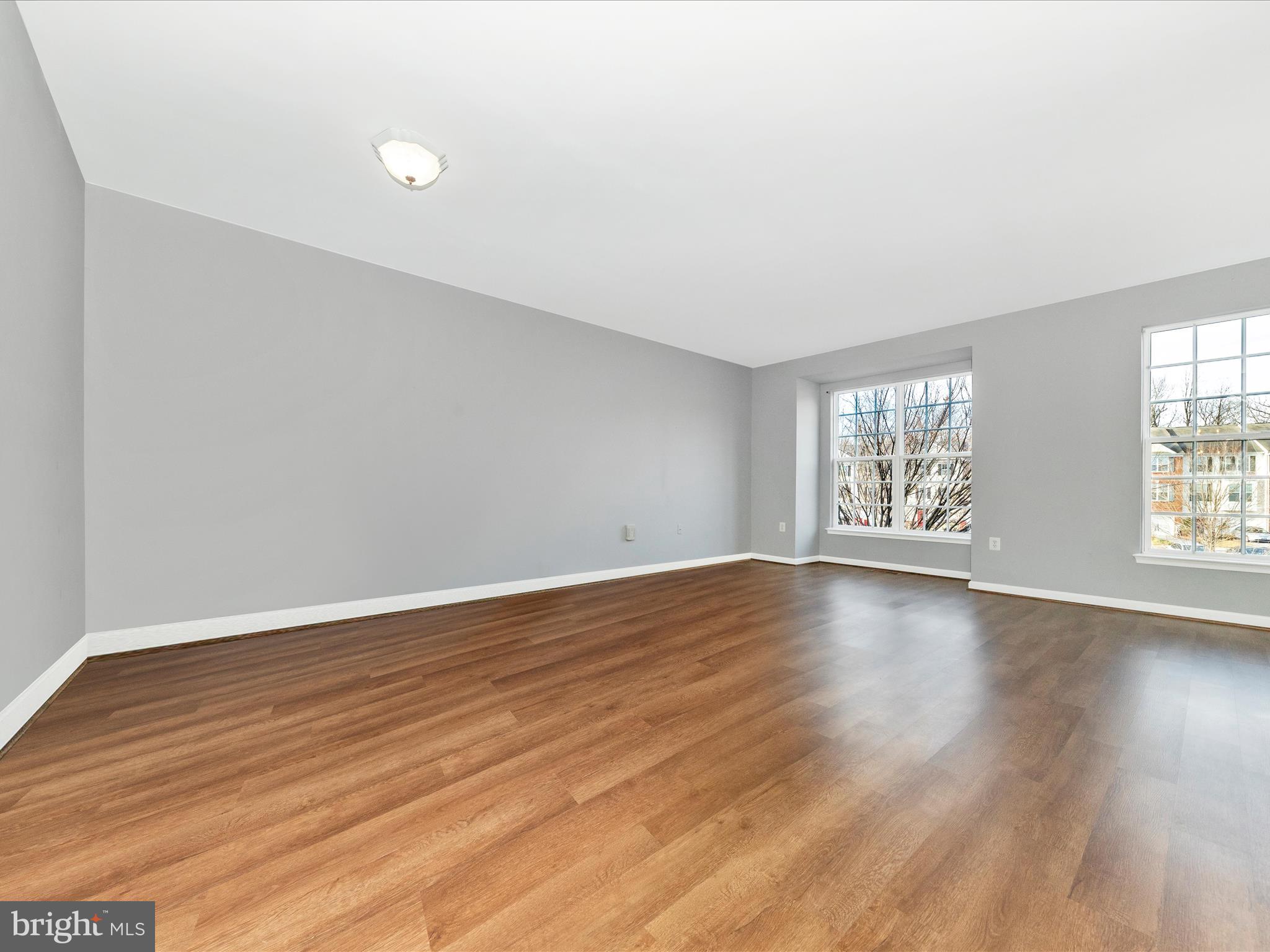 COLONIAL HILLS - Residential