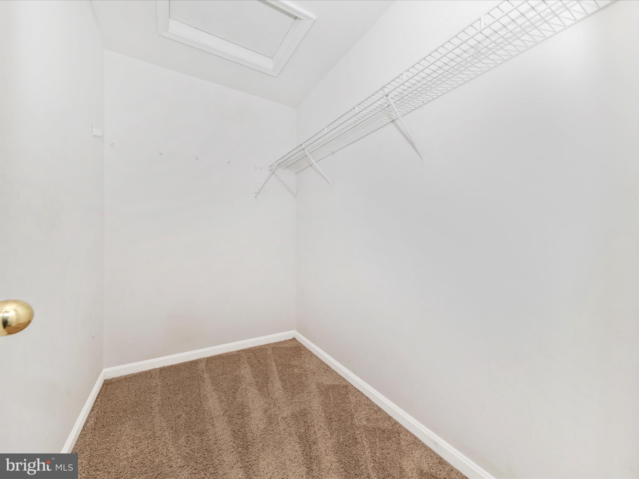 COLONIAL HILLS - Residential