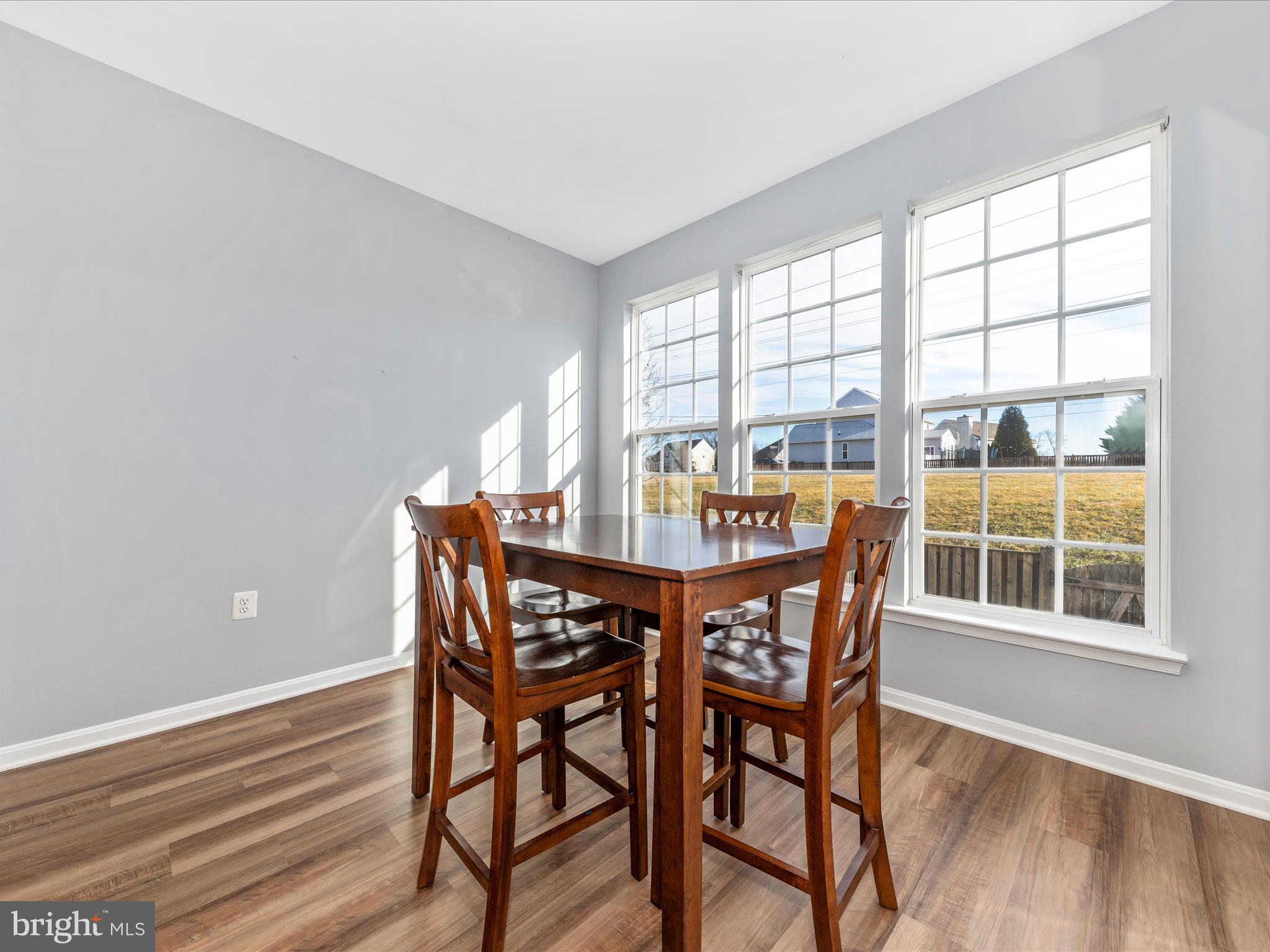 COLONIAL HILLS - Residential