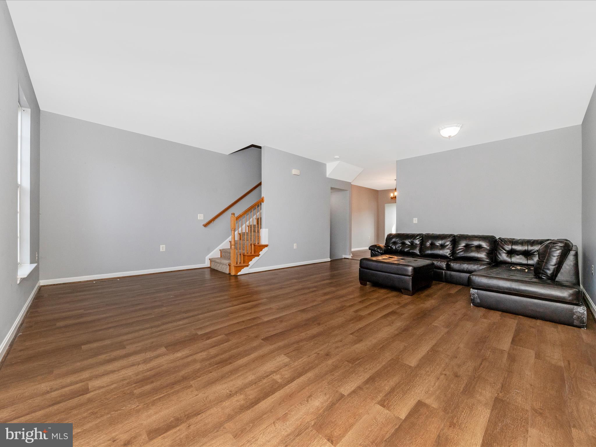 COLONIAL HILLS - Residential