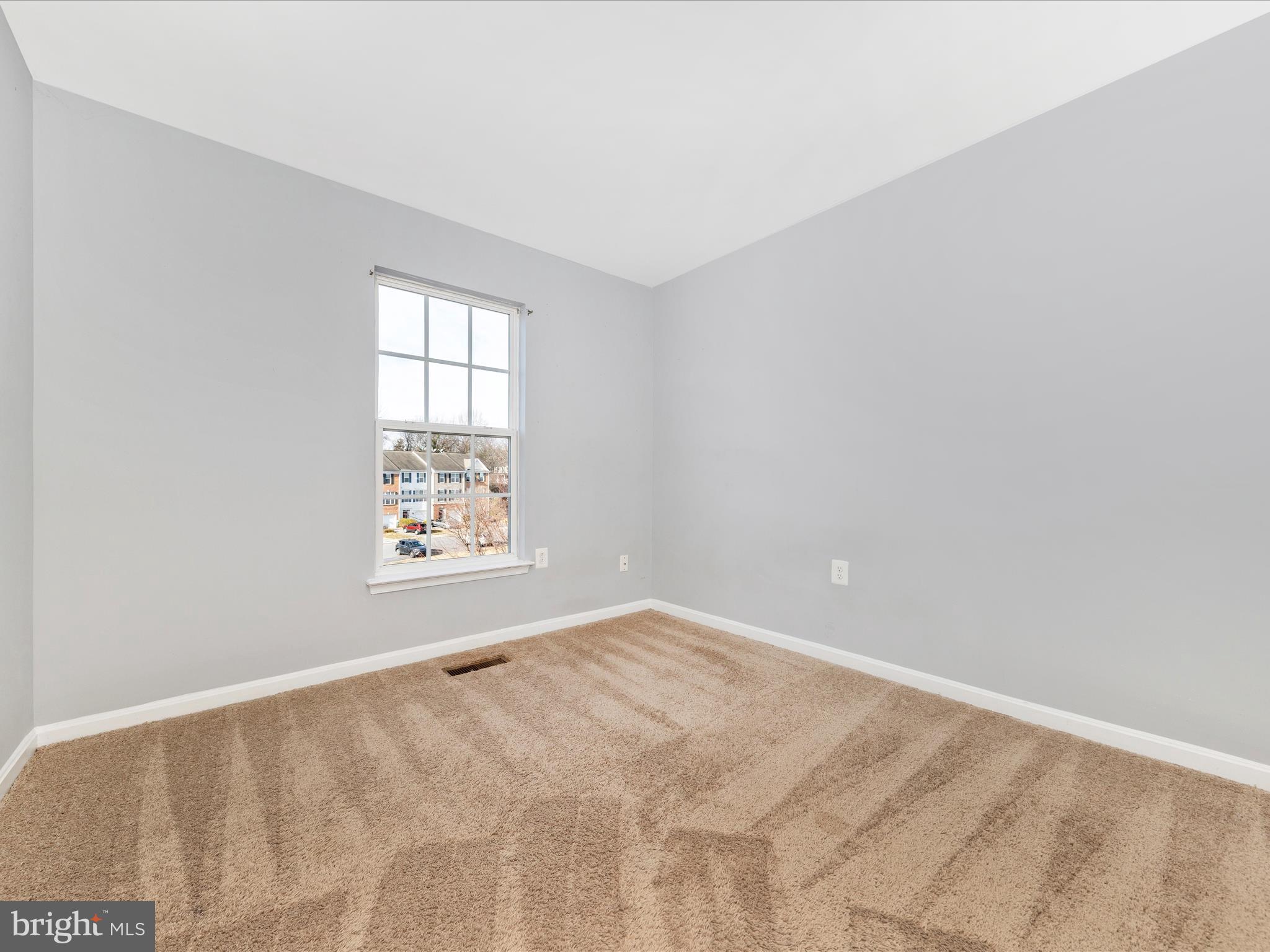 COLONIAL HILLS - Residential