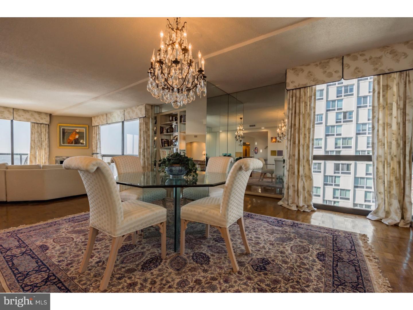 SOCIETY HILL - Residential