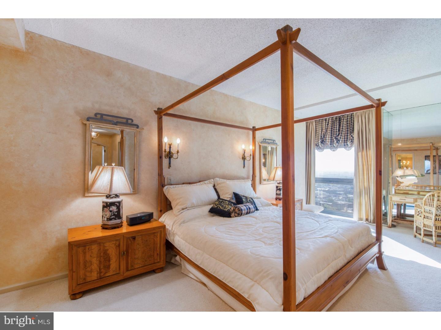 SOCIETY HILL - Residential