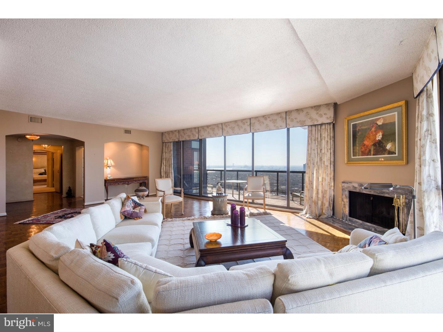 SOCIETY HILL - Residential