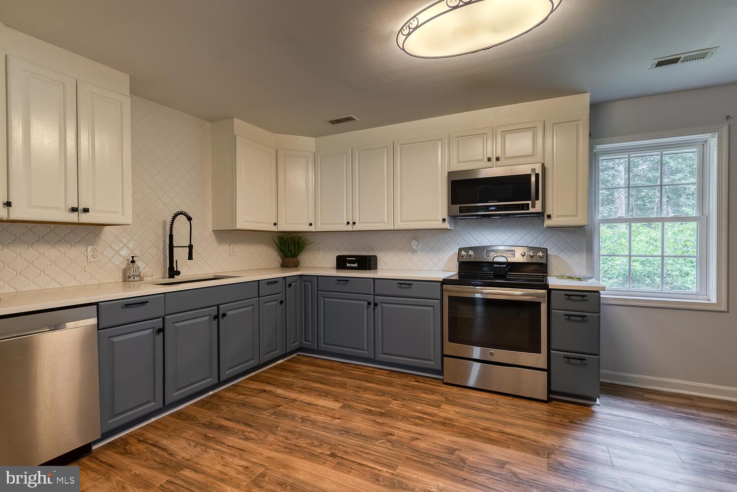 DOE RUN ESTATES - Residential