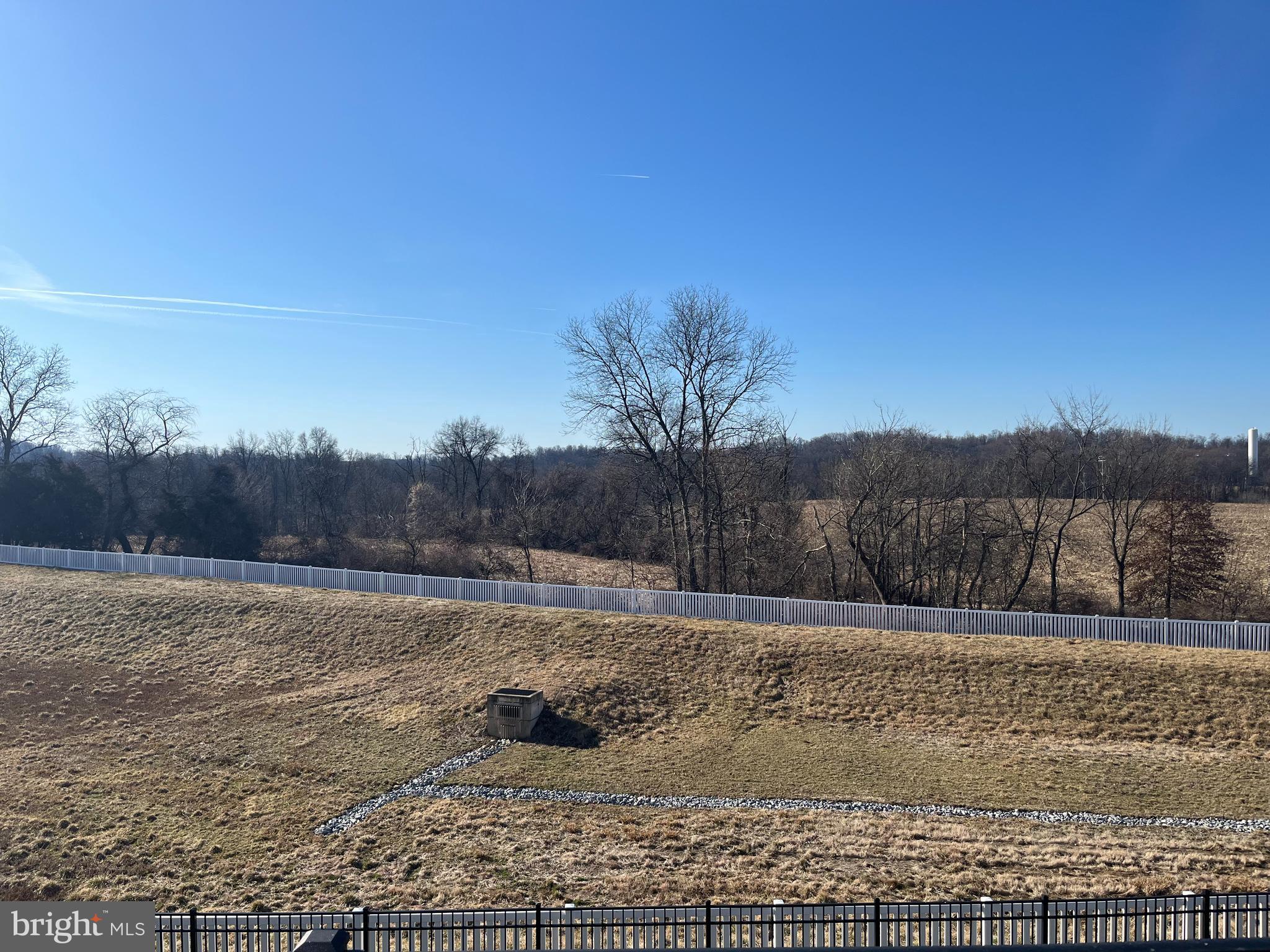 WINDY HEIGHTS, THE NEW - Residential