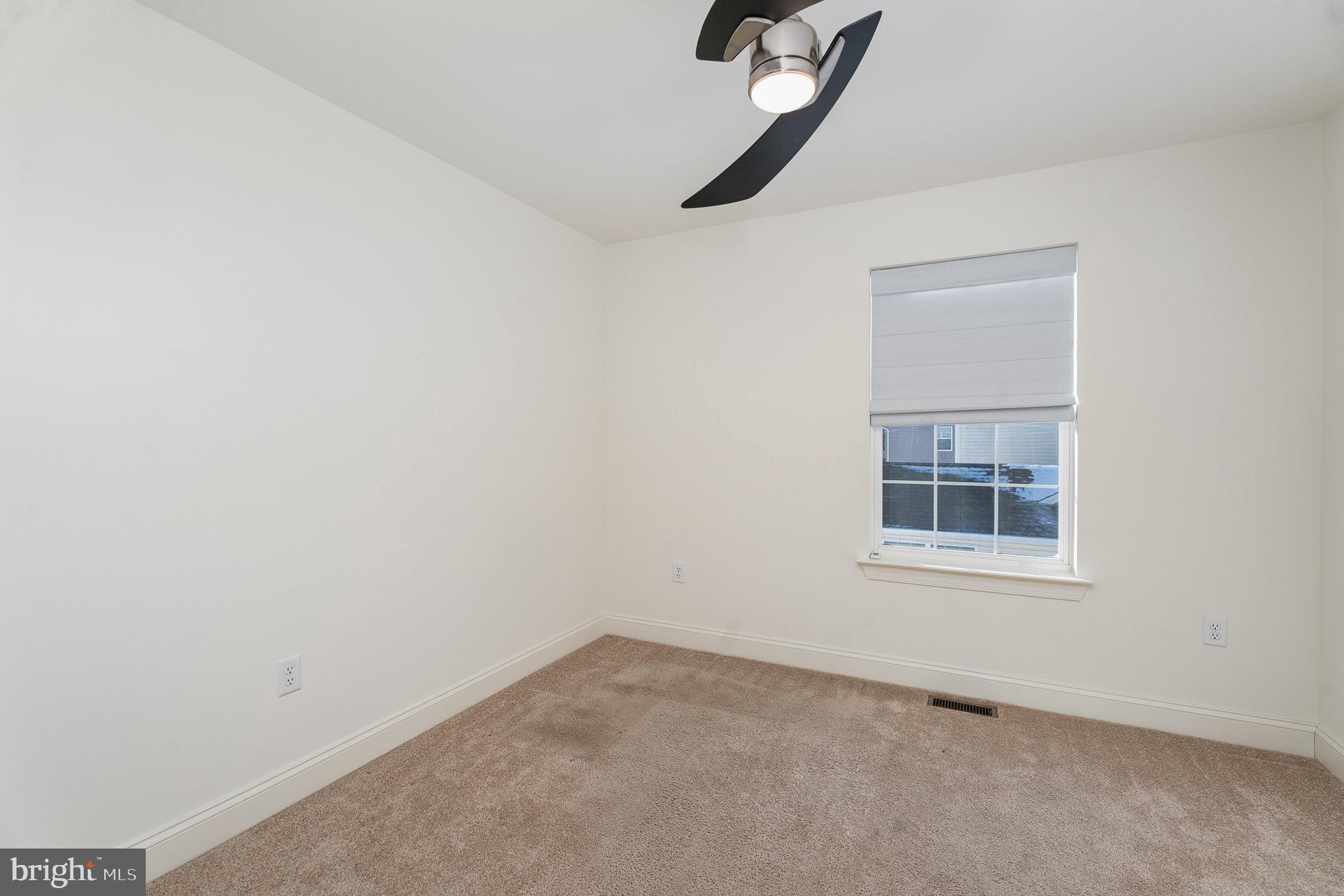 WINDY HEIGHTS, THE NEW - Residential