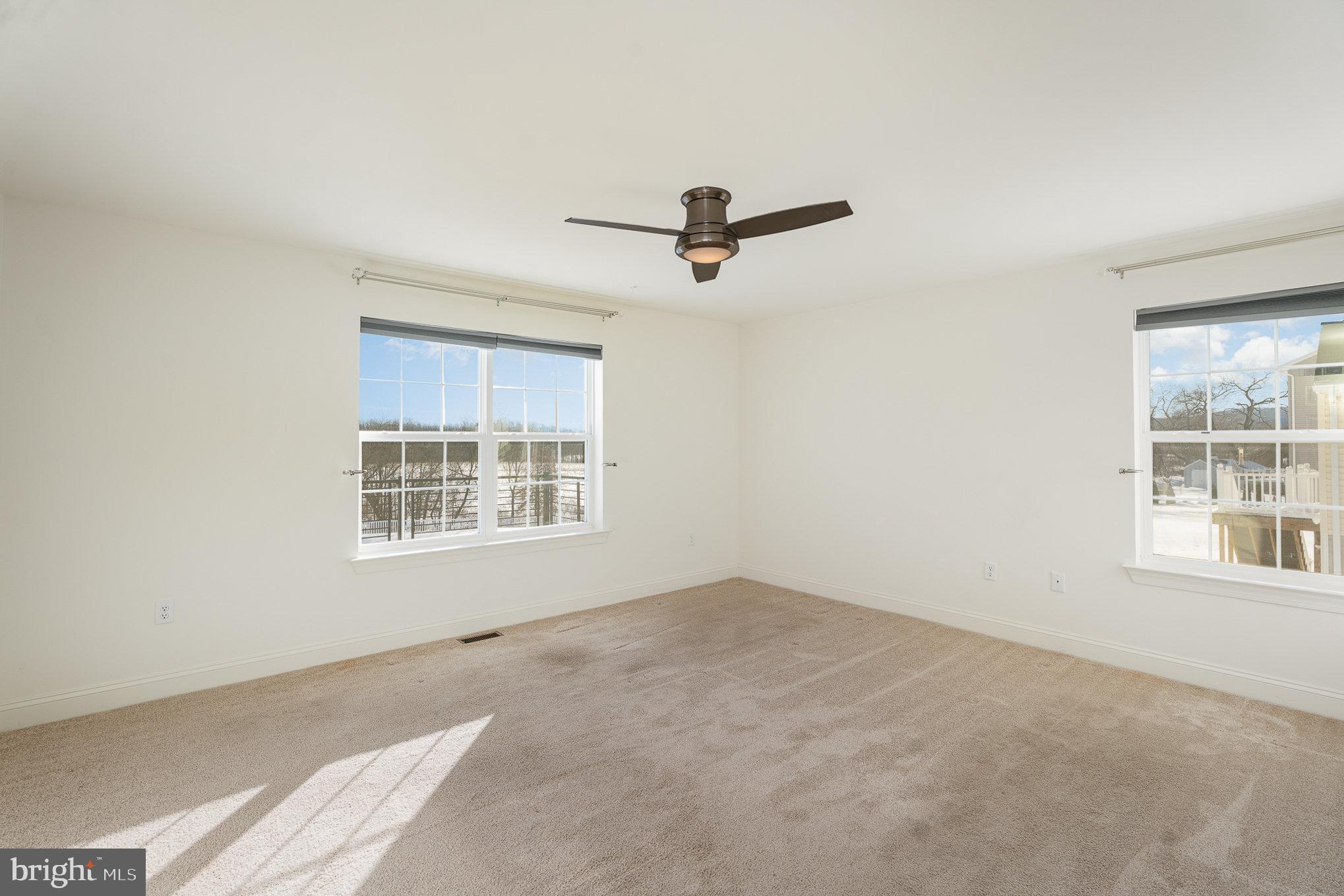 WINDY HEIGHTS, THE NEW - Residential