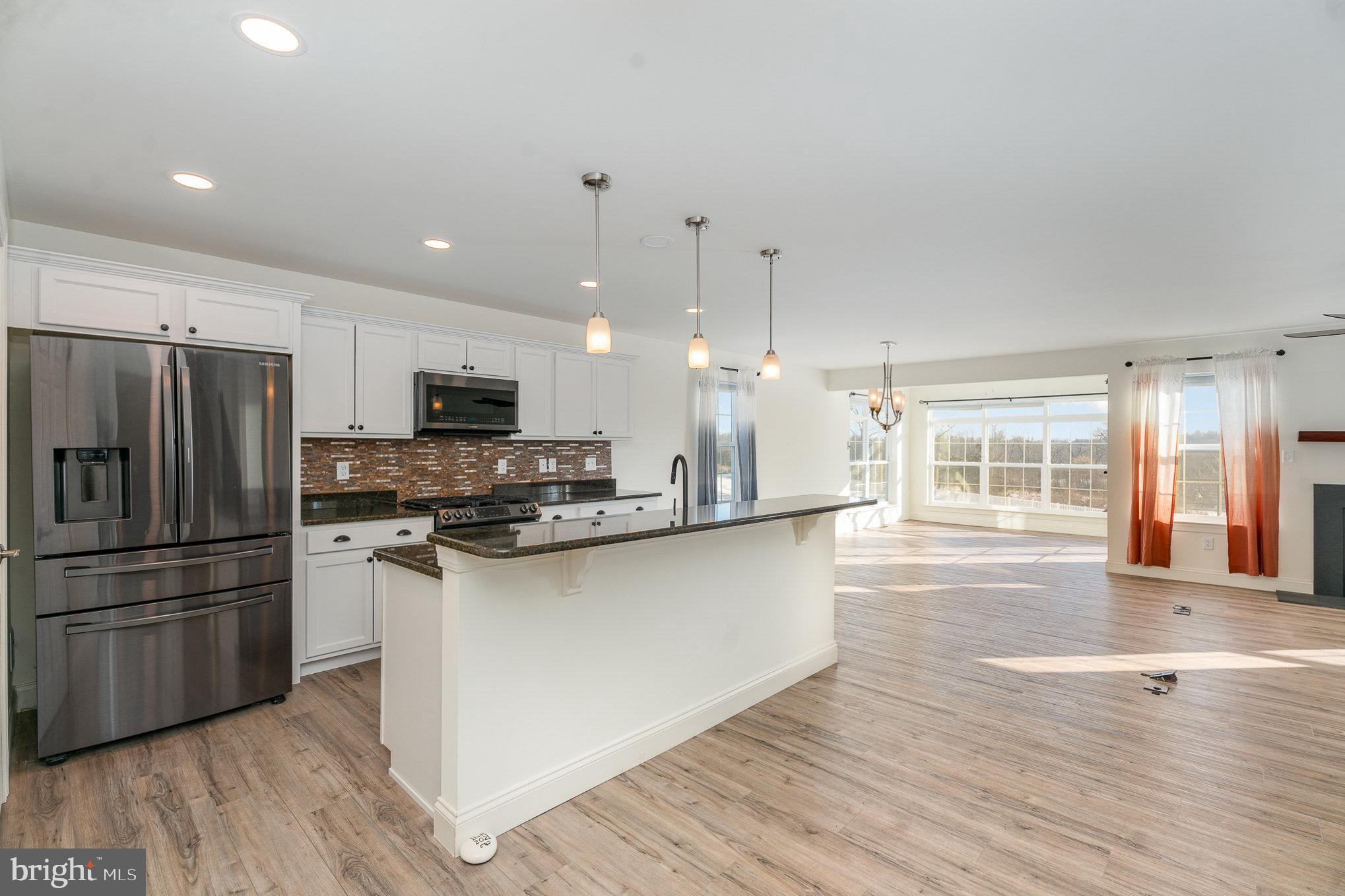 WINDY HEIGHTS, THE NEW - Residential