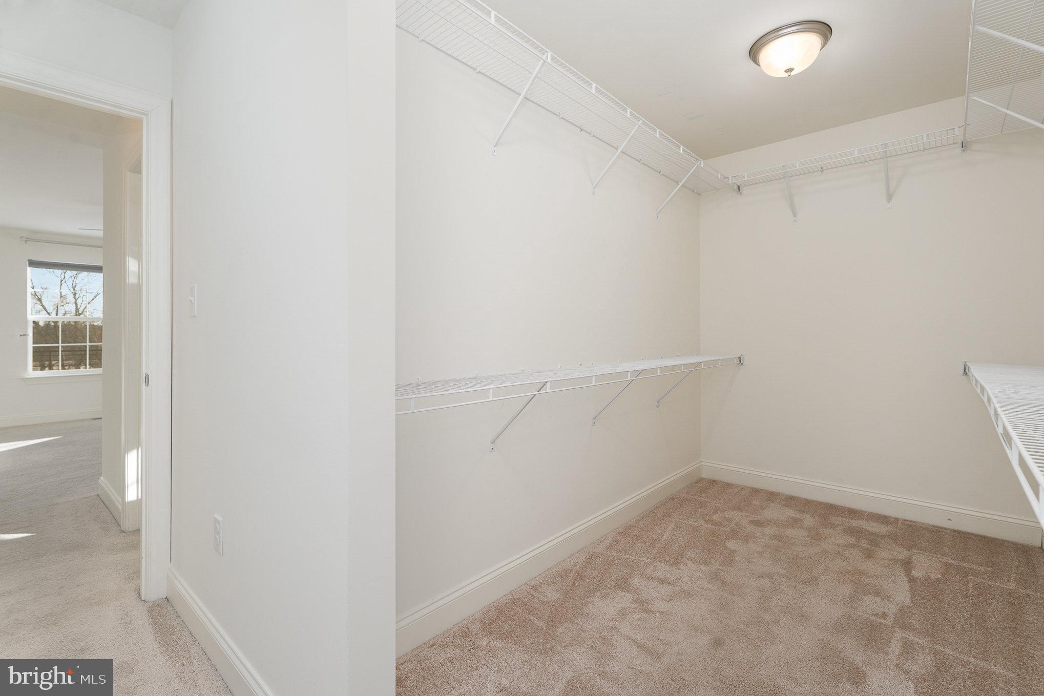 WINDY HEIGHTS, THE NEW - Residential