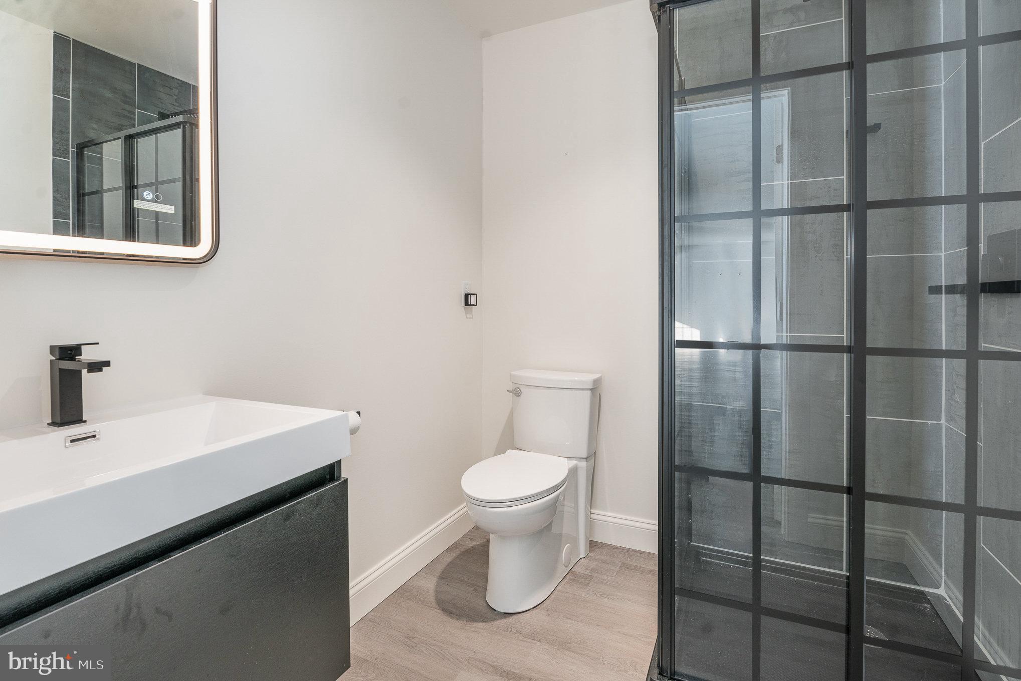 WINDY HEIGHTS, THE NEW - Residential