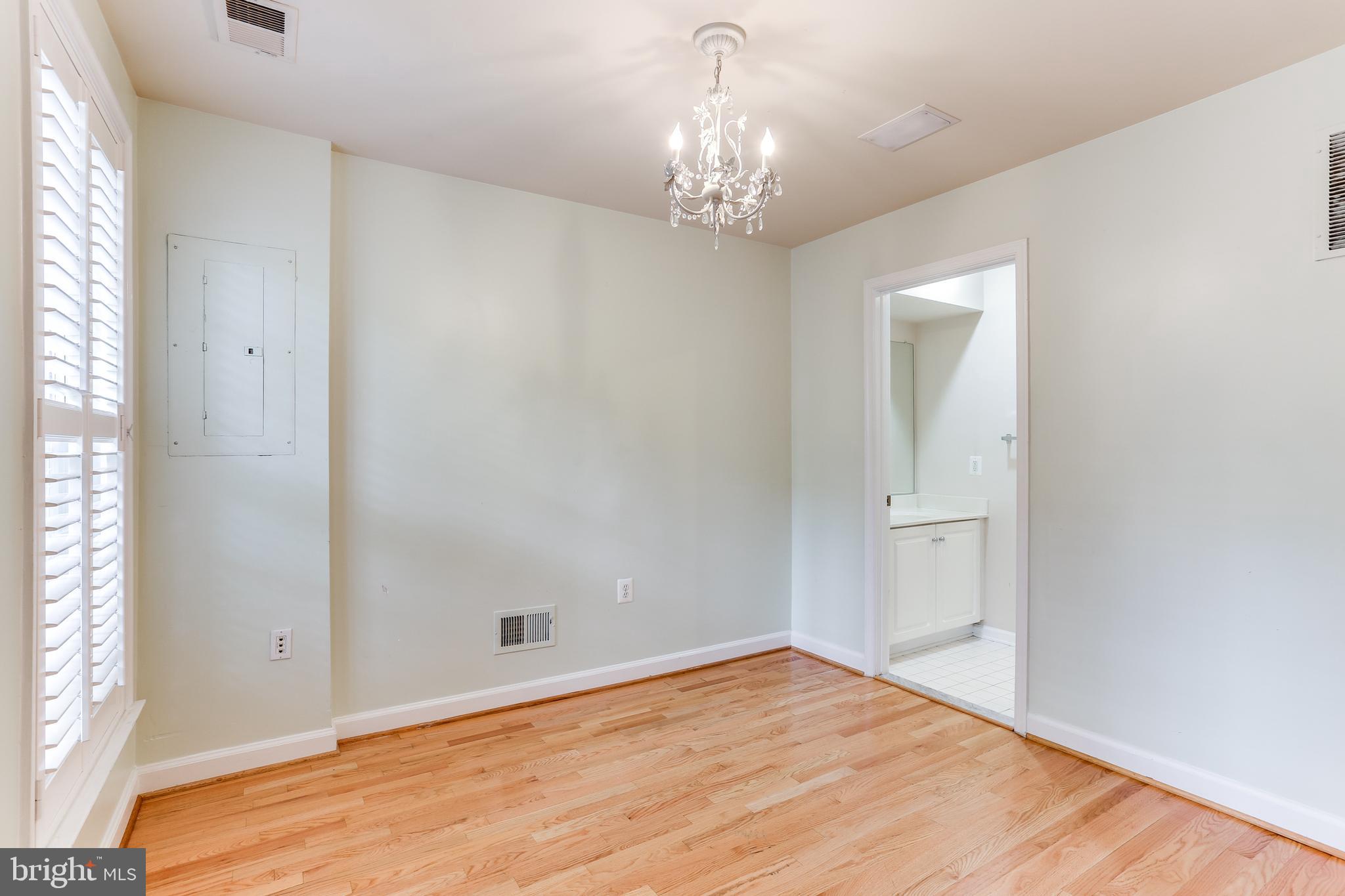 708 CAPITOL SQUARE PLACE SW