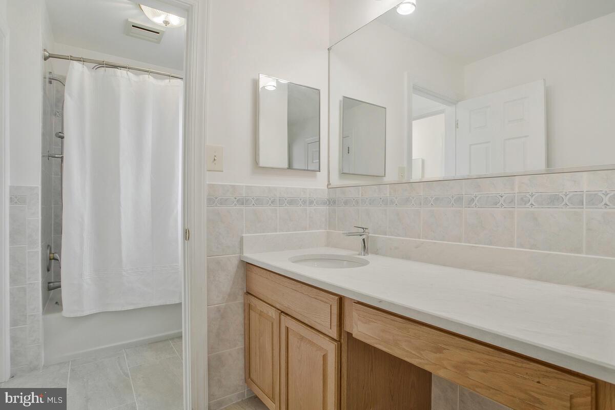 VELMEADE - Residential