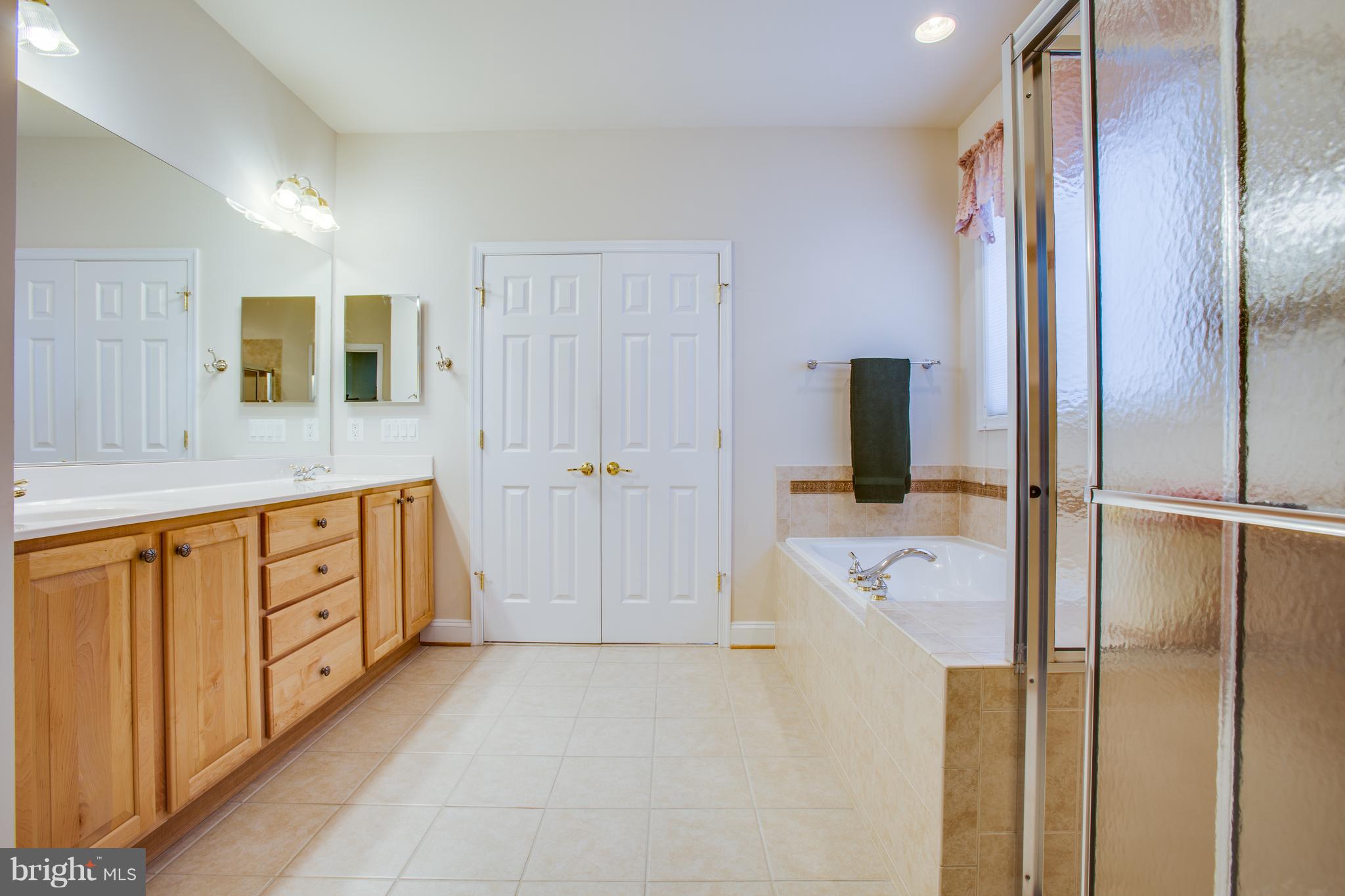 VIRGINIA HERITAGE AT LEE'S PARK - Residential