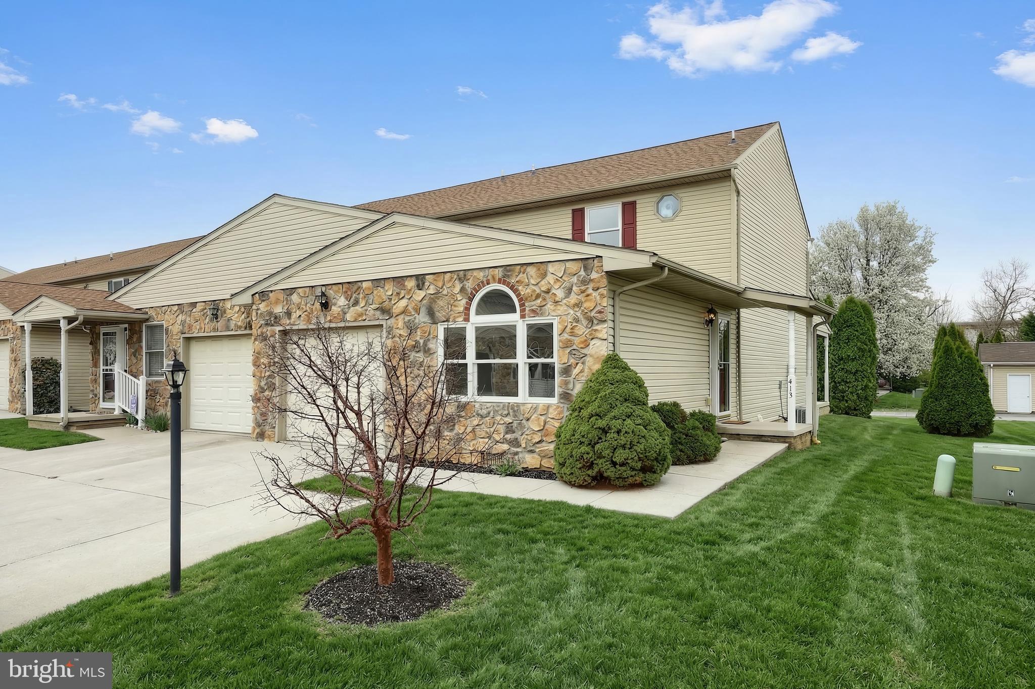 SPRINGBROOK CONDOS - Residential