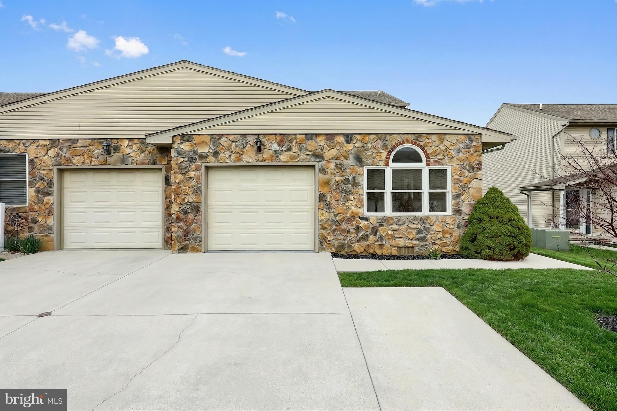 SPRINGBROOK CONDOS - Residential