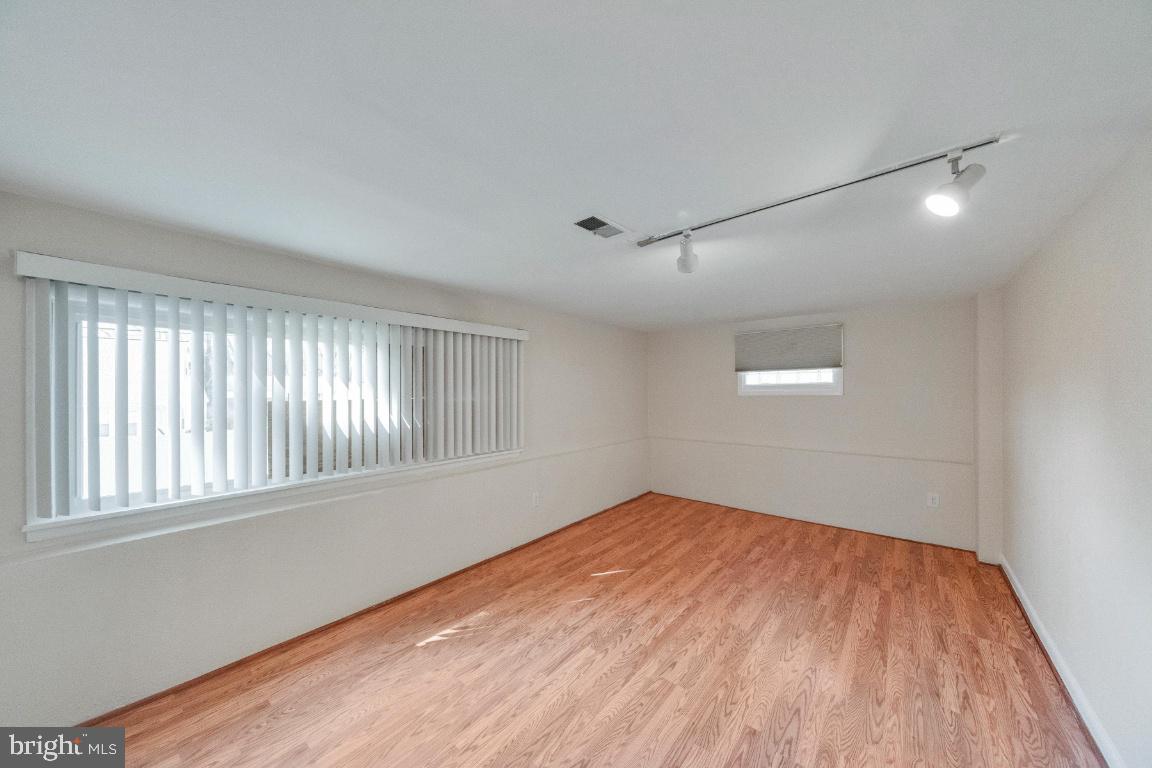 ORCHARD HILLS - Residential