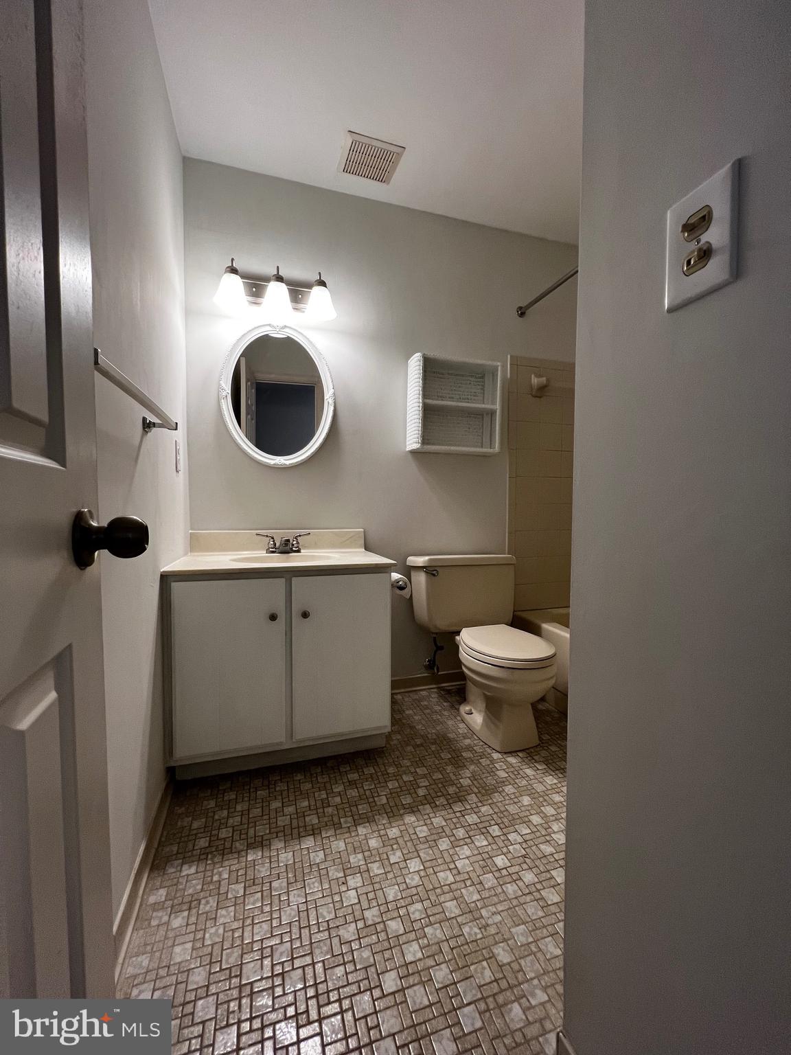 TANGLEWOOD - Residential Lease