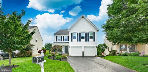 Photo of 205 Commons Lane, COLLEGEVILLE, PA 19426 (MLS # PAMC2182168)