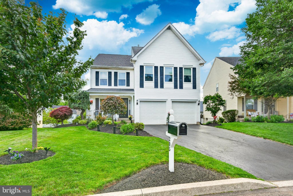 Photo of 205 Commons Lane, COLLEGEVILLE, PA 19426 (MLS # PAMC2182168)