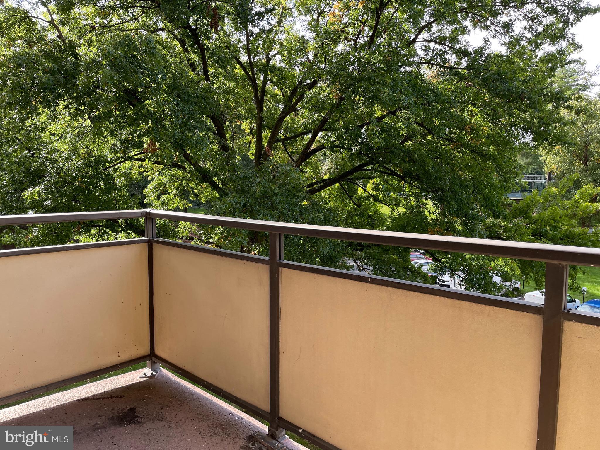 PROMENADE TOWERS - Residential