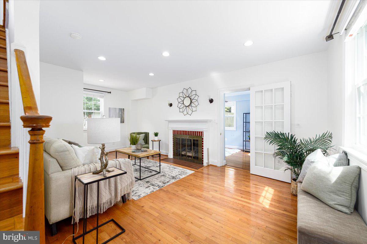 WOODSIDE FOREST - Residential