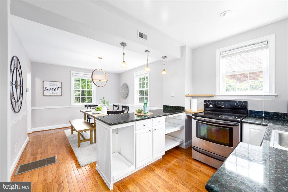 WOODSIDE FOREST - Residential