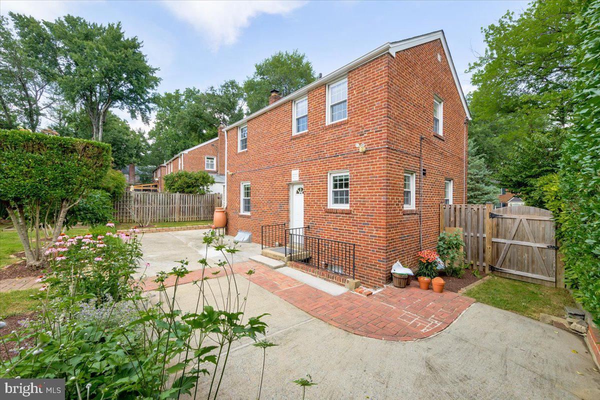 WOODSIDE FOREST - Residential