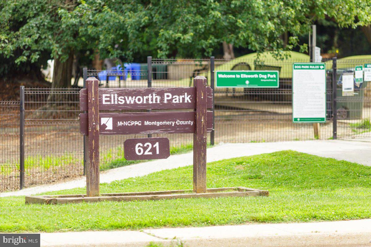 WOODSIDE FOREST - Residential