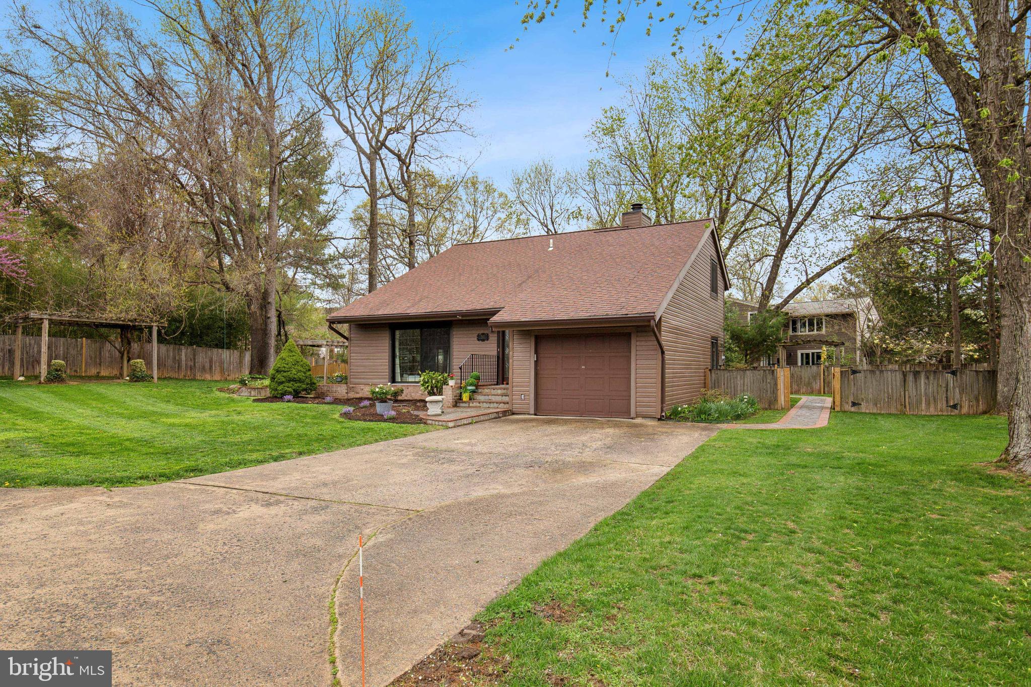 STONEYBROOKE - Residential