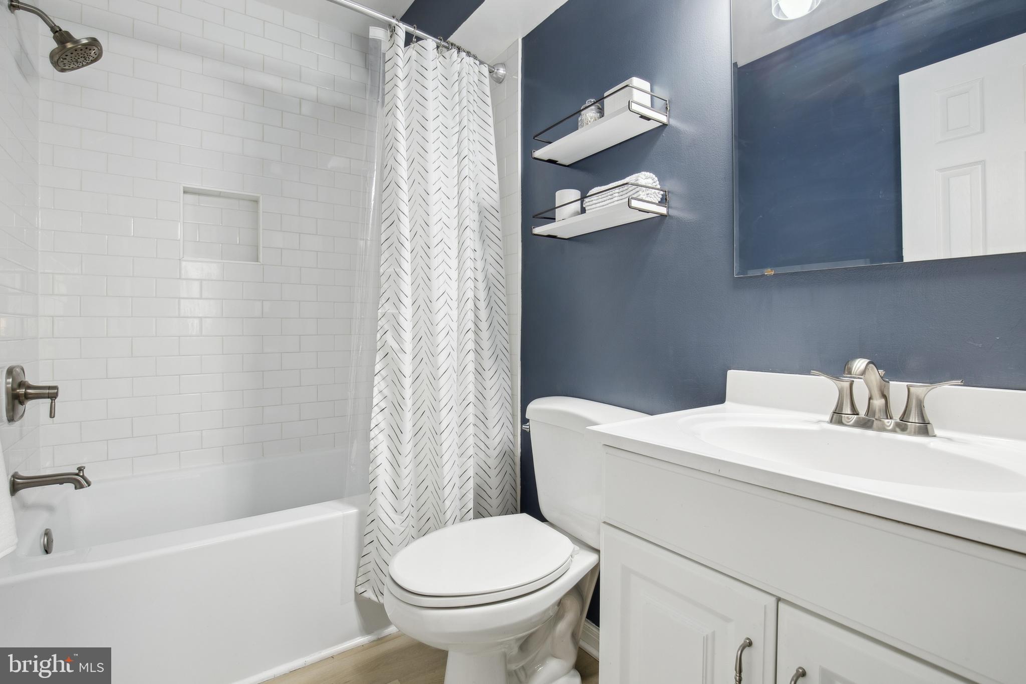 STONEYBROOKE - Residential