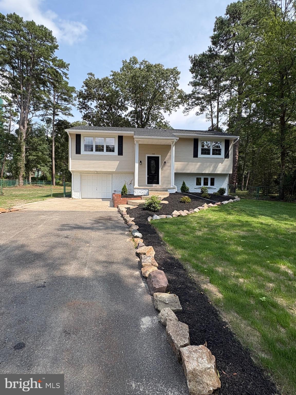 142 ACORN COURT
