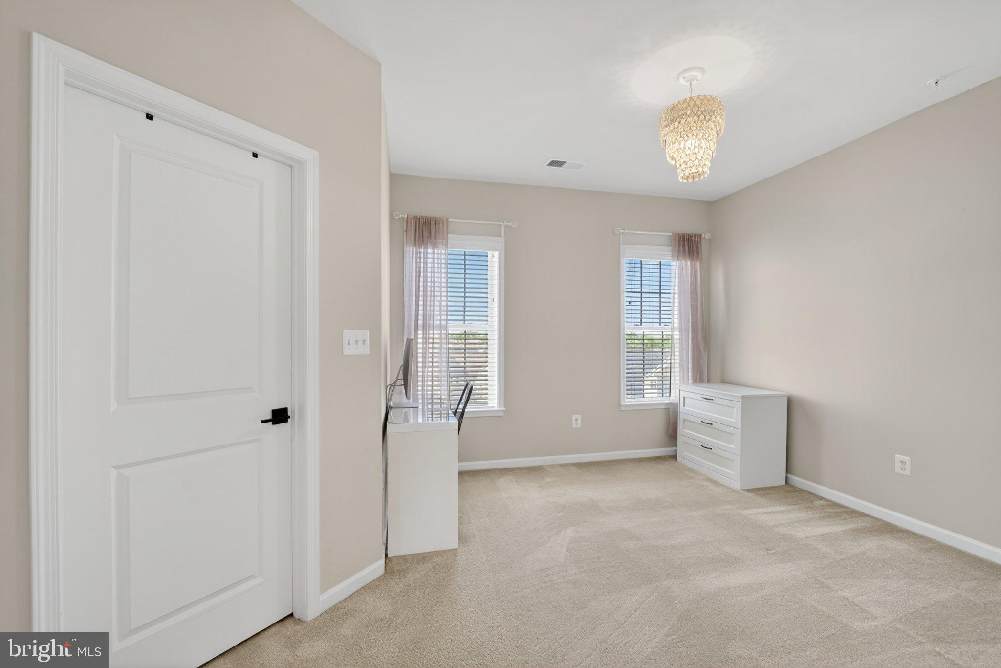 MARLBORO RIDGE - Residential