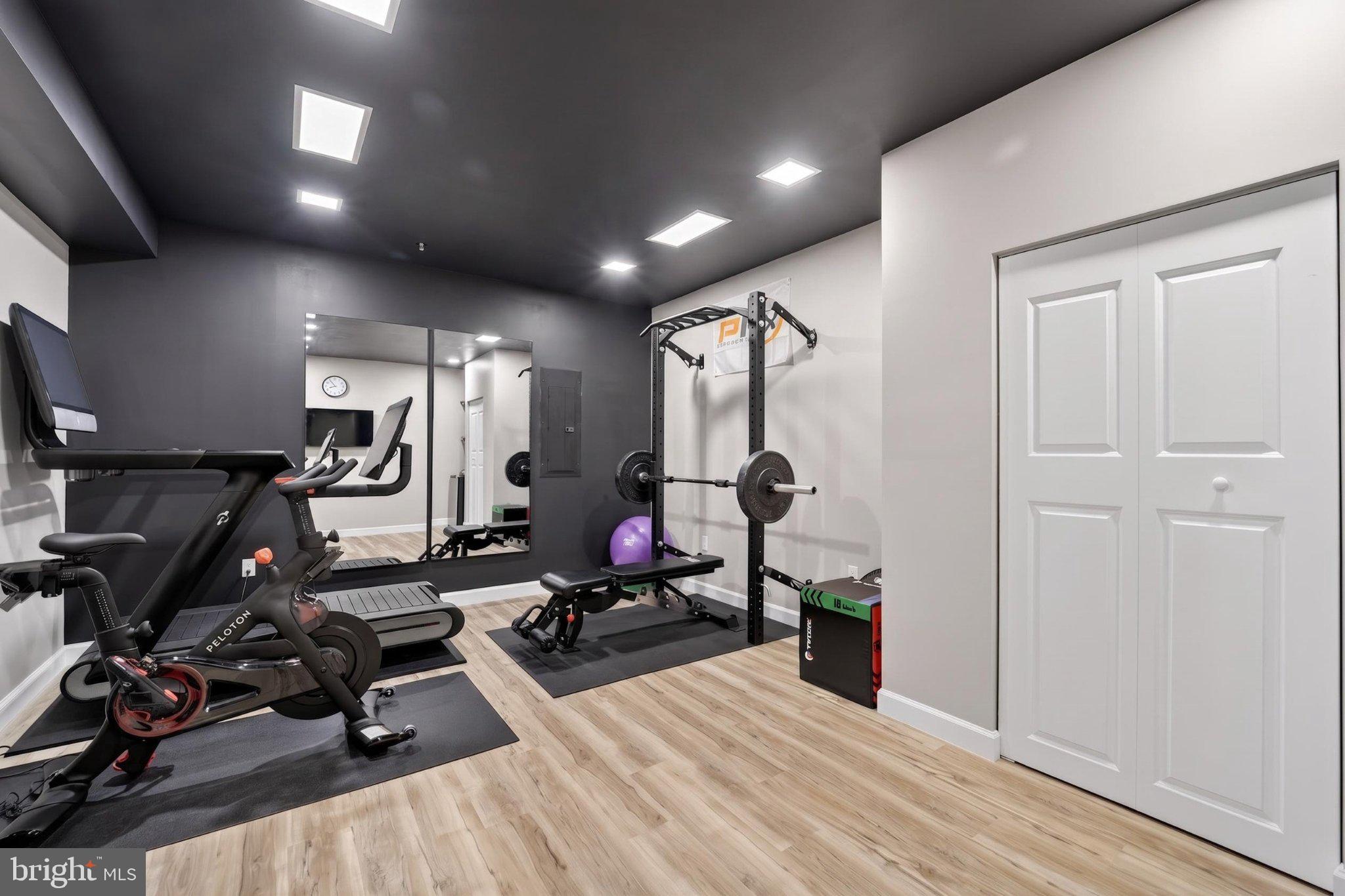 MARLBORO RIDGE - Residential