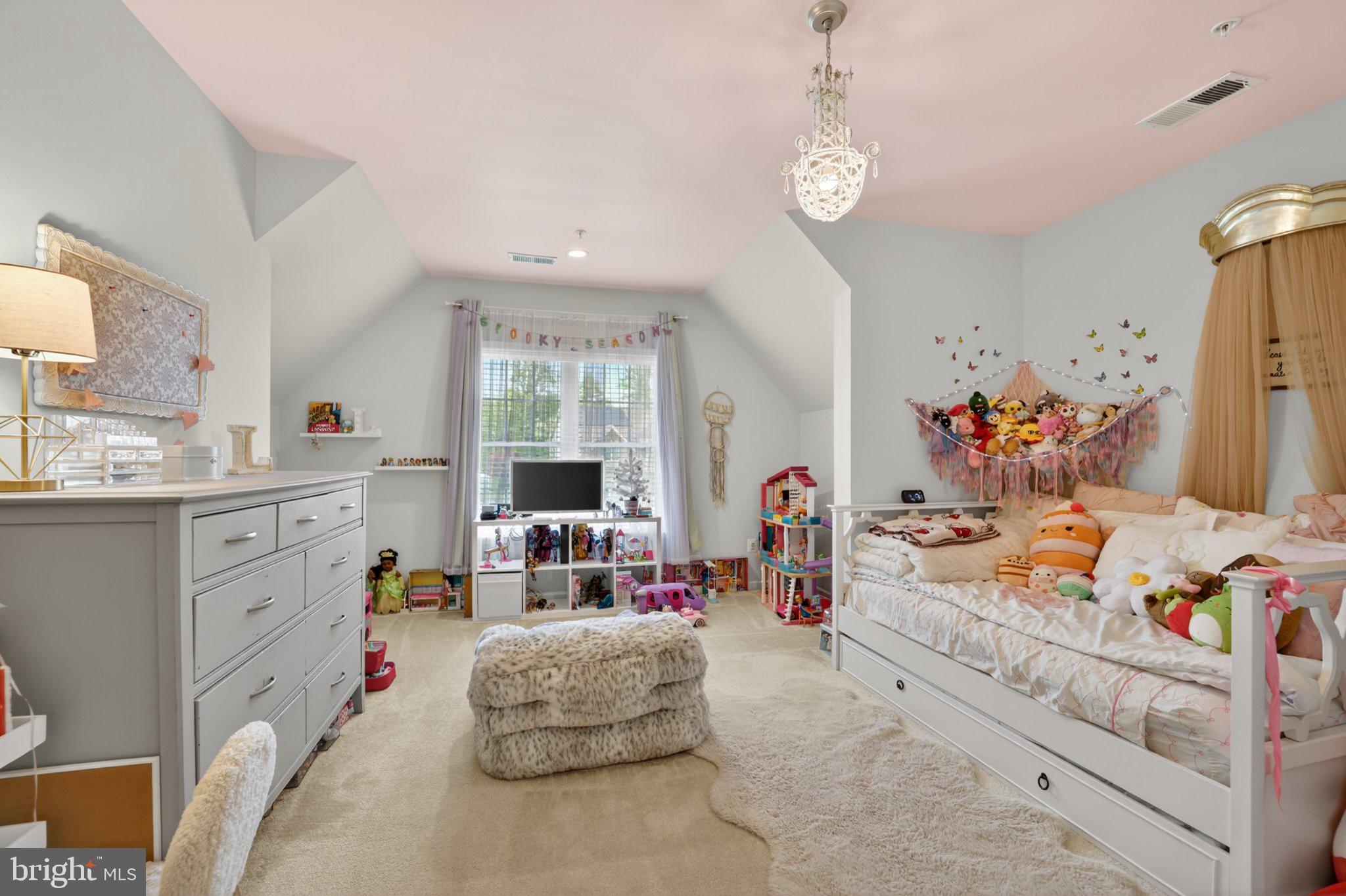 MARLBORO RIDGE - Residential