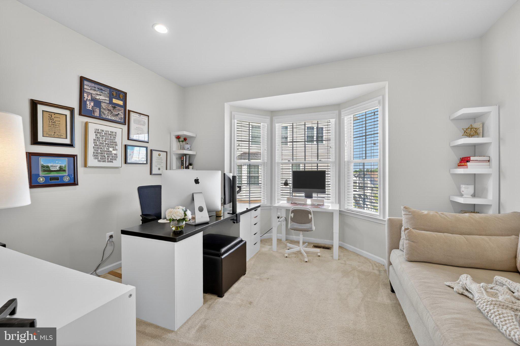 MARLBORO RIDGE - Residential